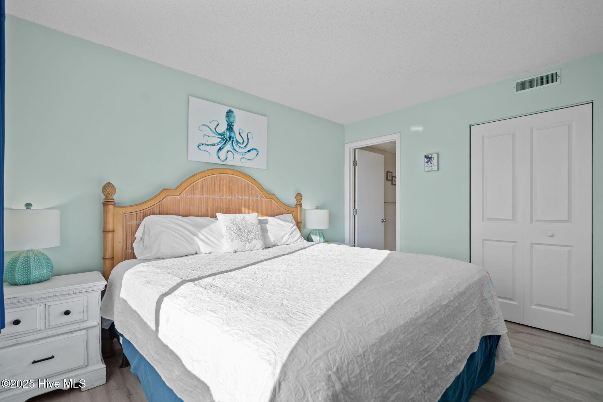 901 S Lake Park Boulevard, Unit 304