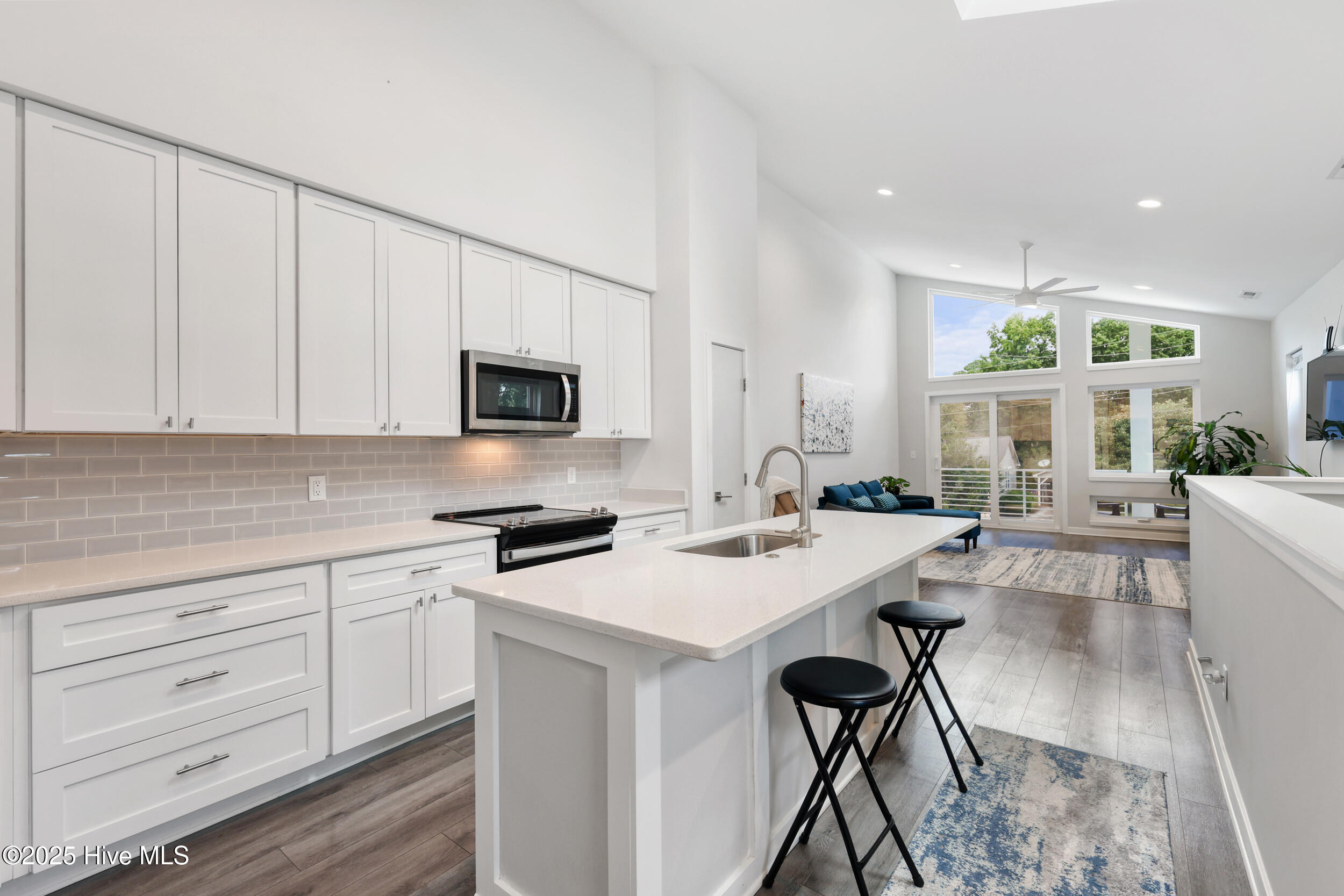 617 Sumter Avenue, 1