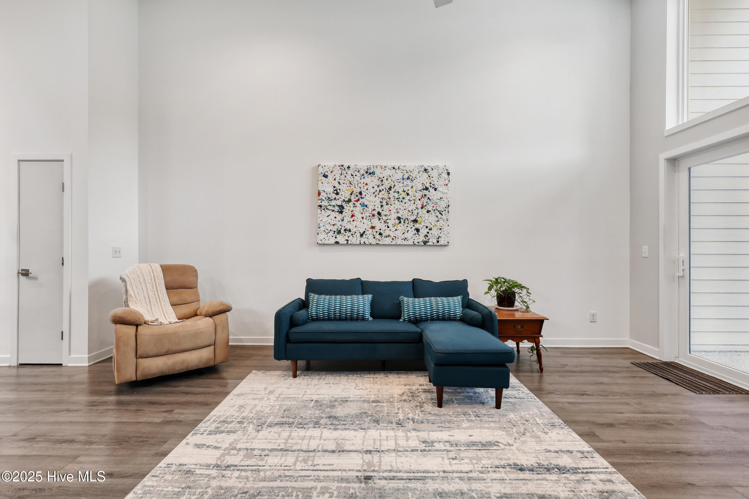 617 Sumter Avenue, 1