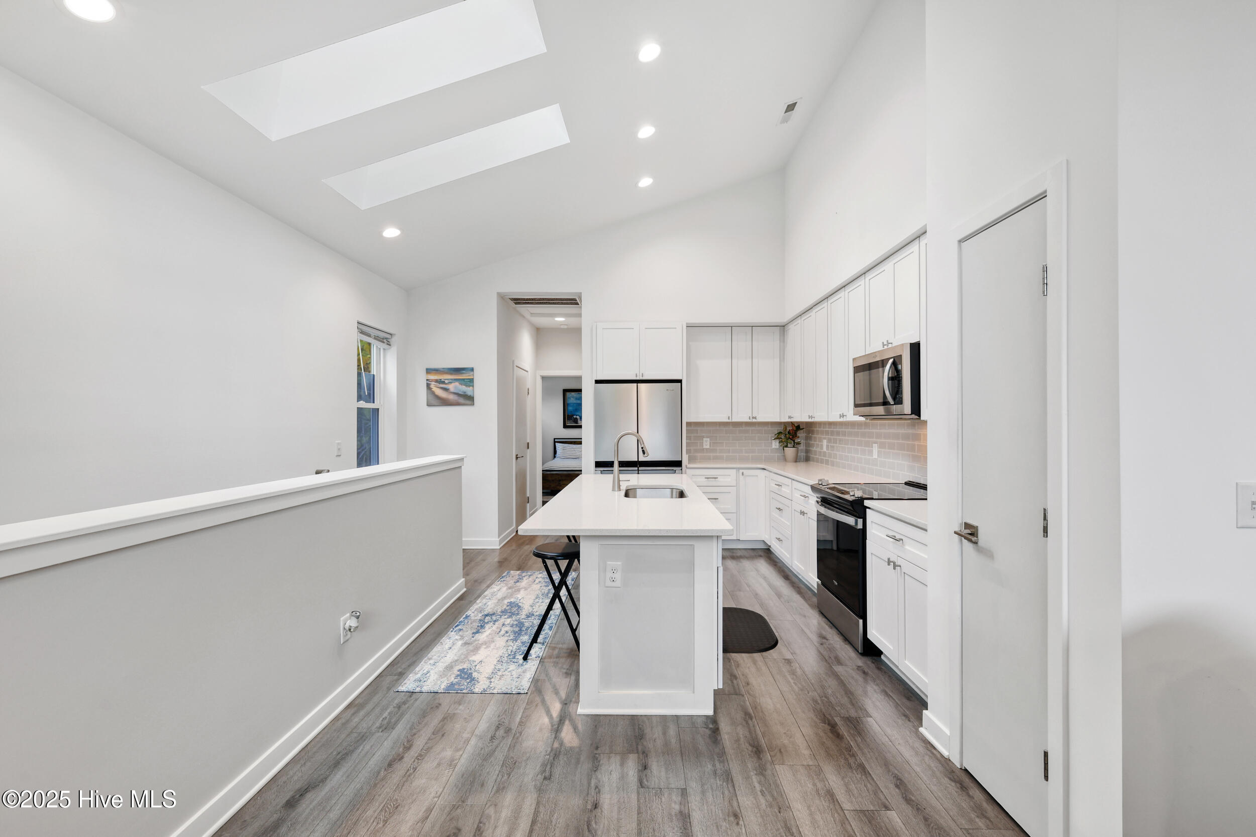 617 Sumter Avenue, 1