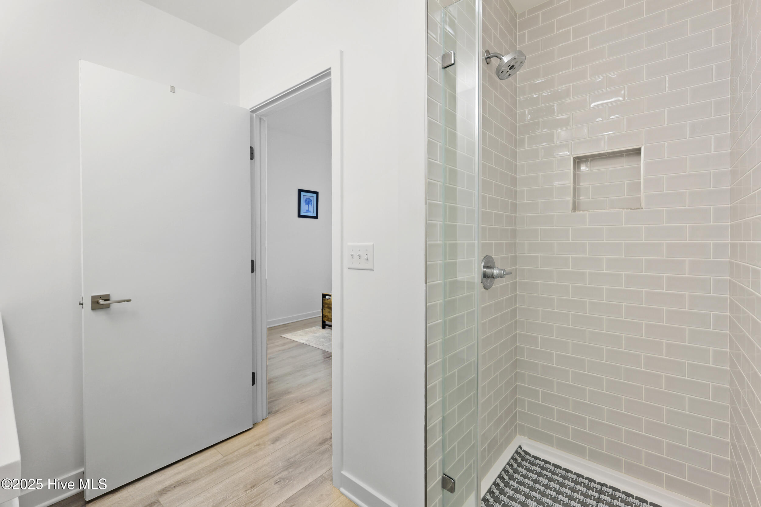 617 Sumter Avenue, 1