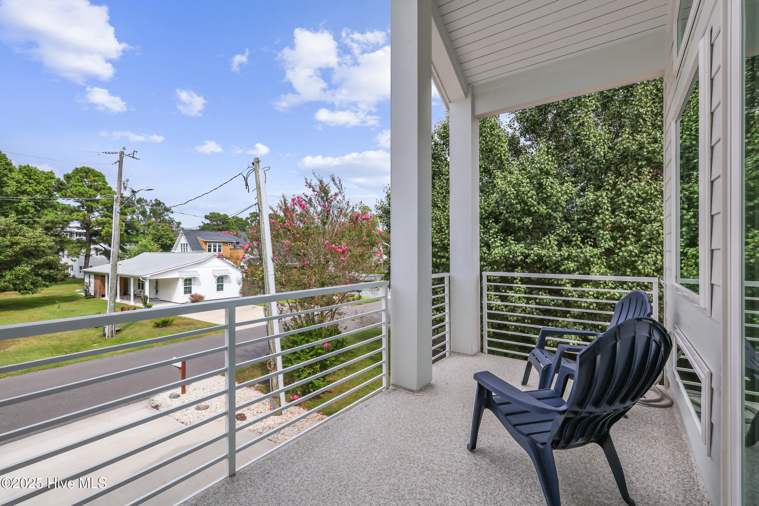 617 Sumter Avenue, 1