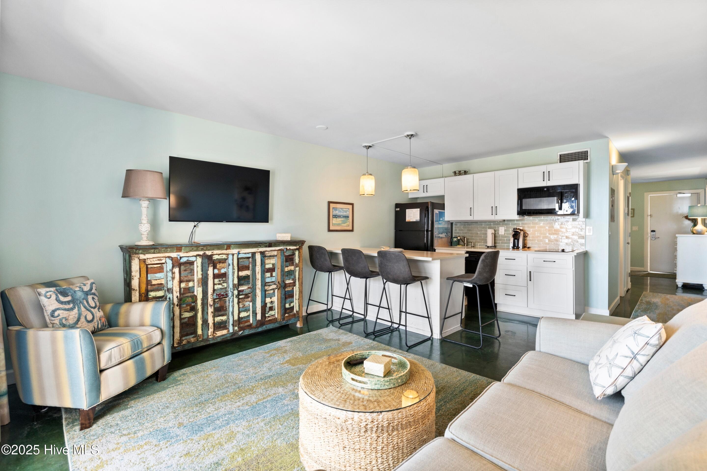 104 S Lumina Avenue 406