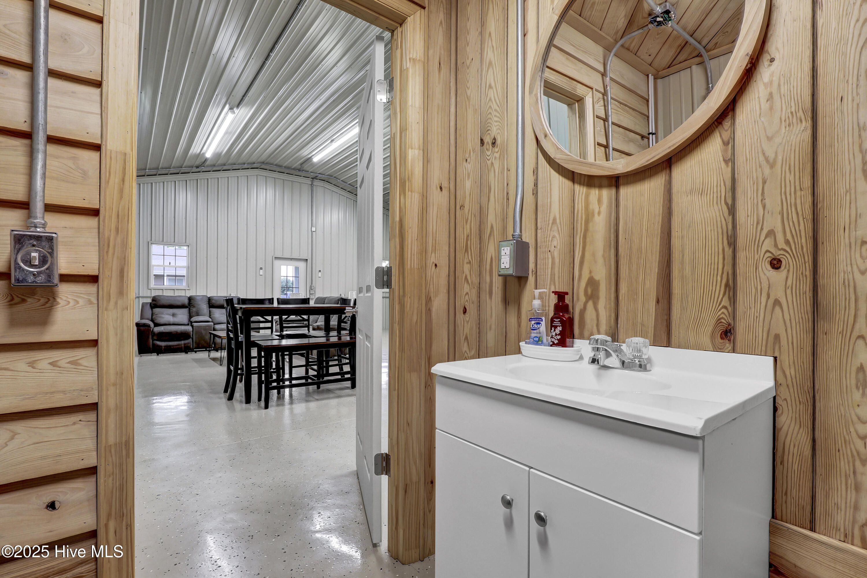 416 Island Creek Road