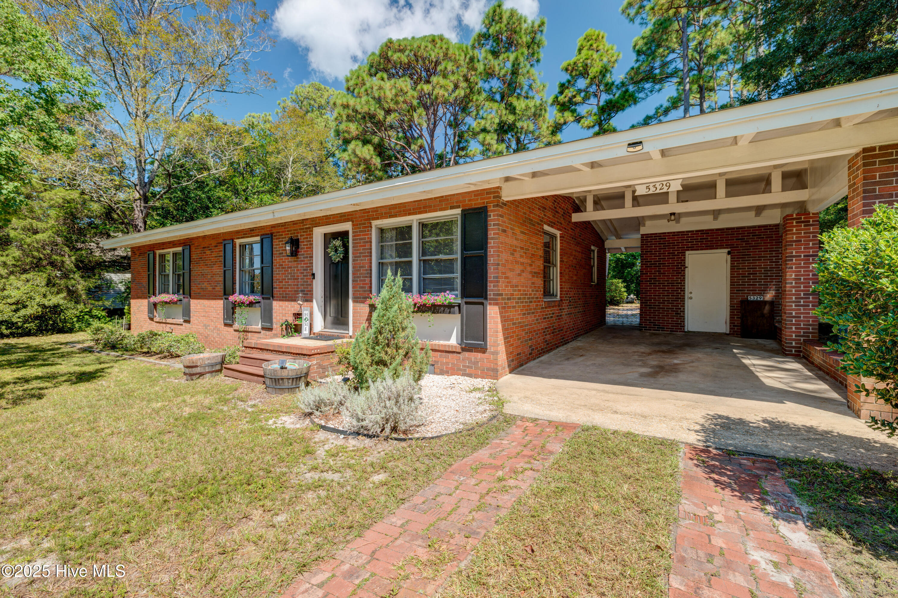 5329 Autumn Drive