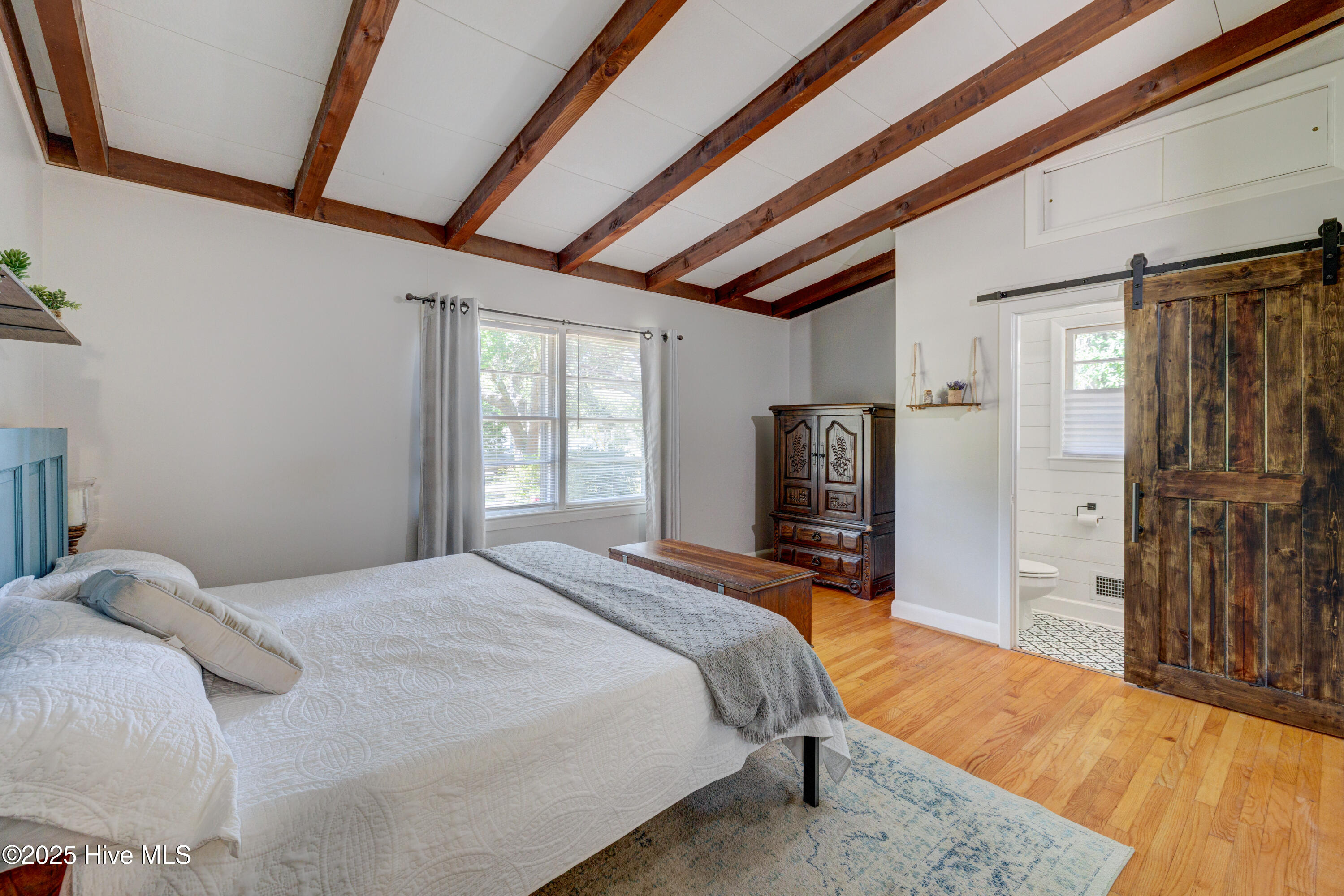 5329 Autumn Drive