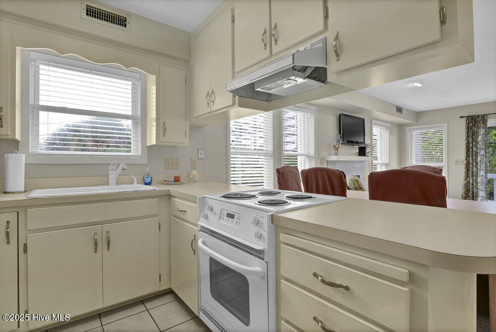 106 S Lumina Avenue Unit 2