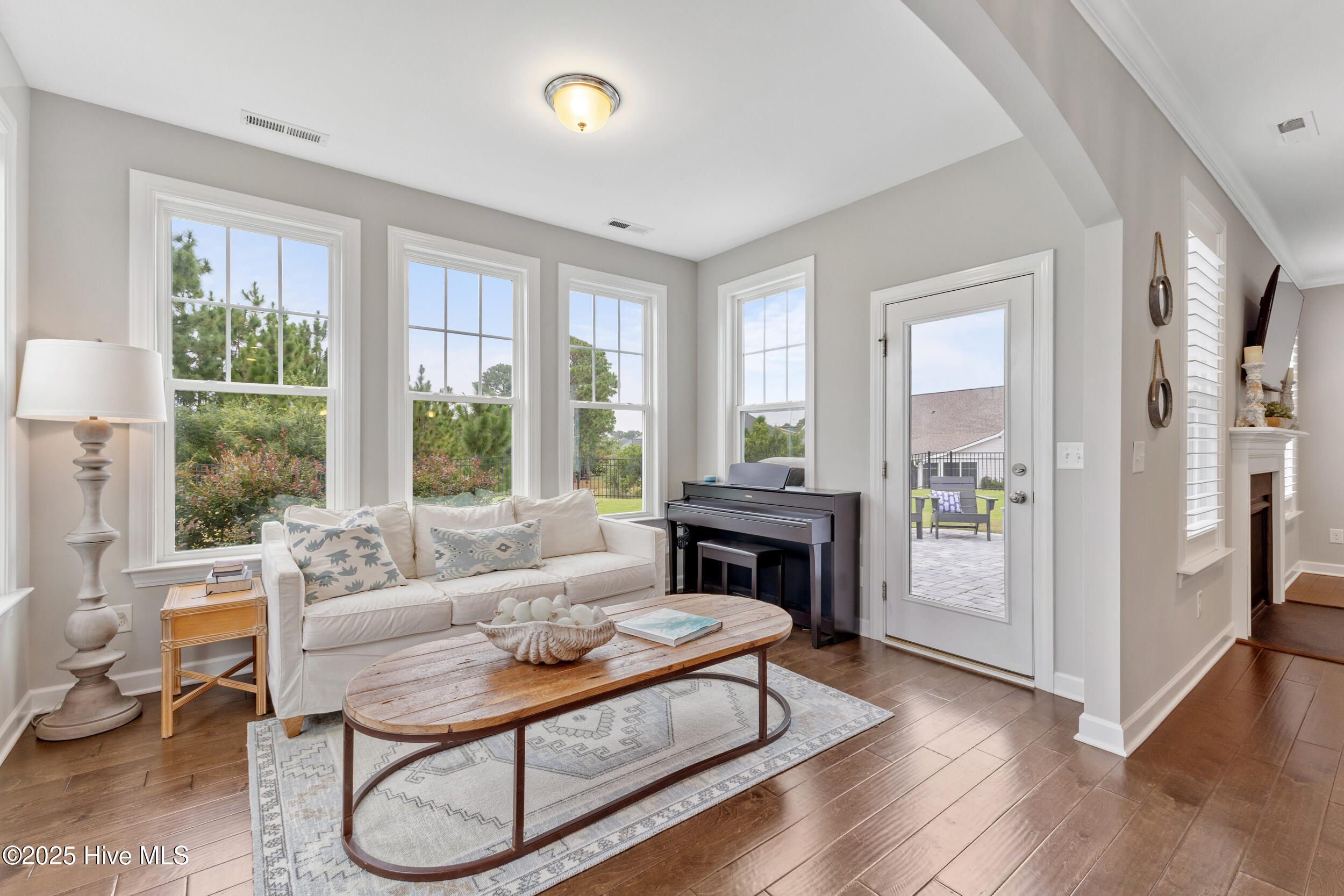 467 Island End Court