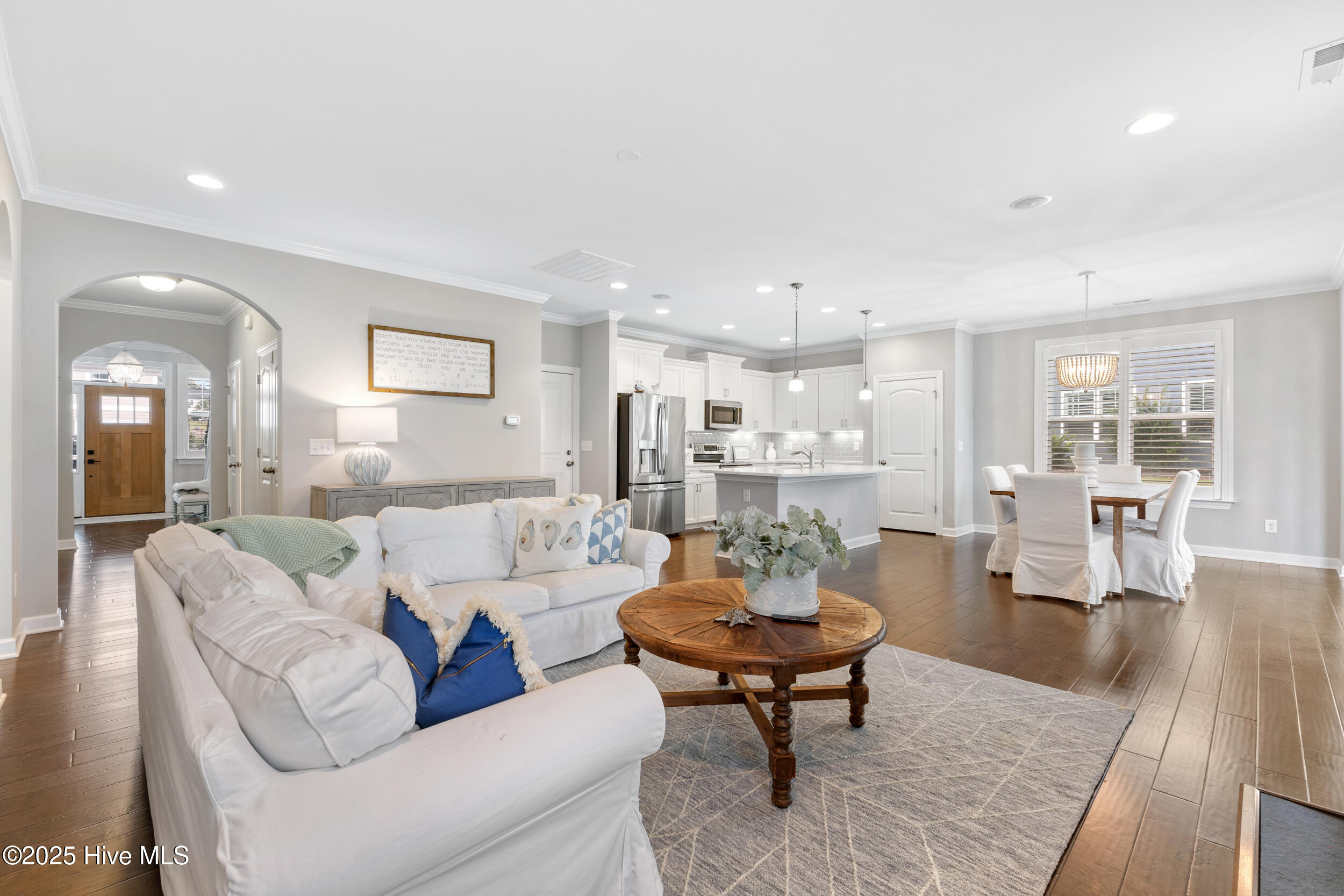 467 Island End Court