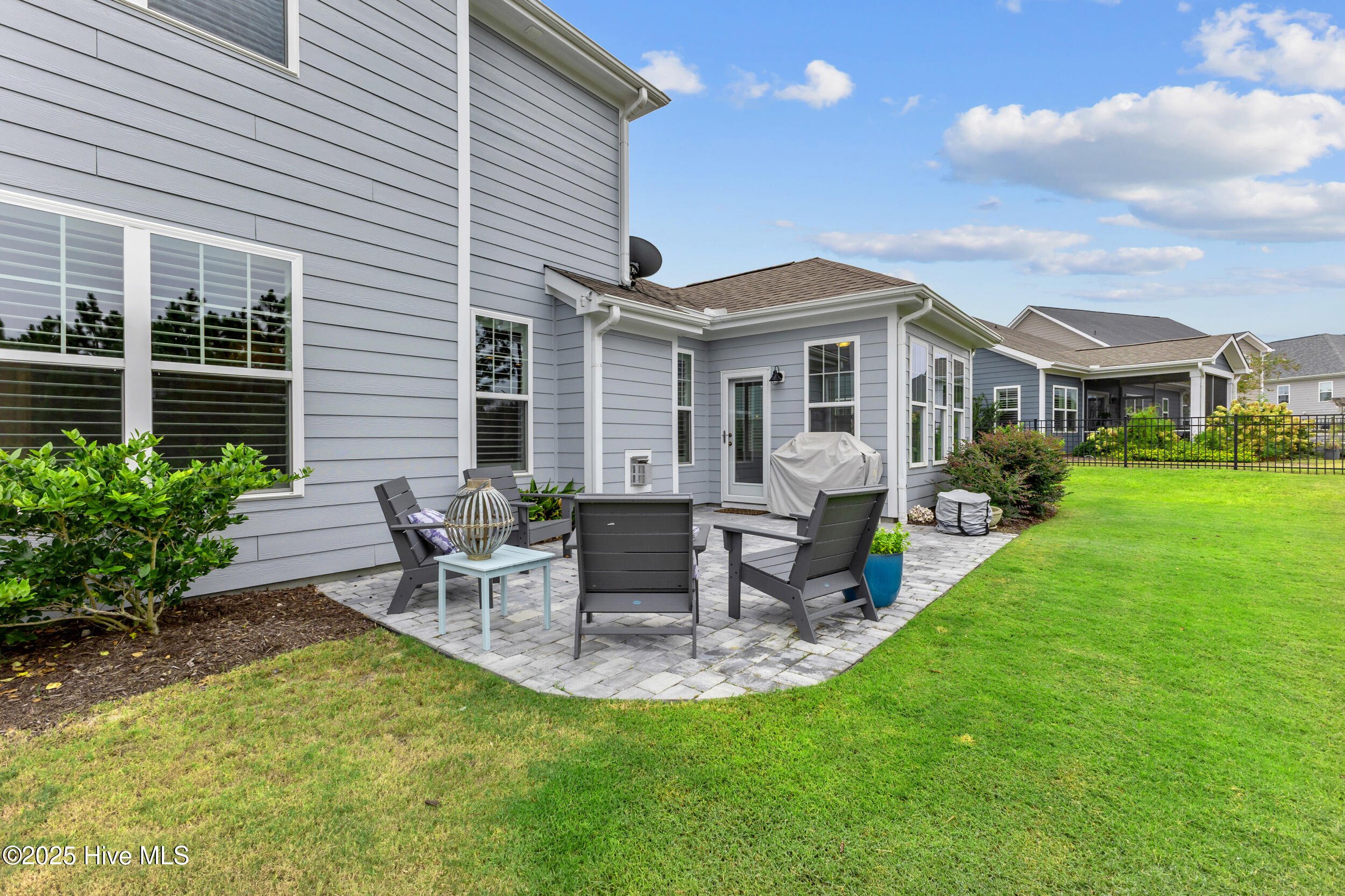 467 Island End Court