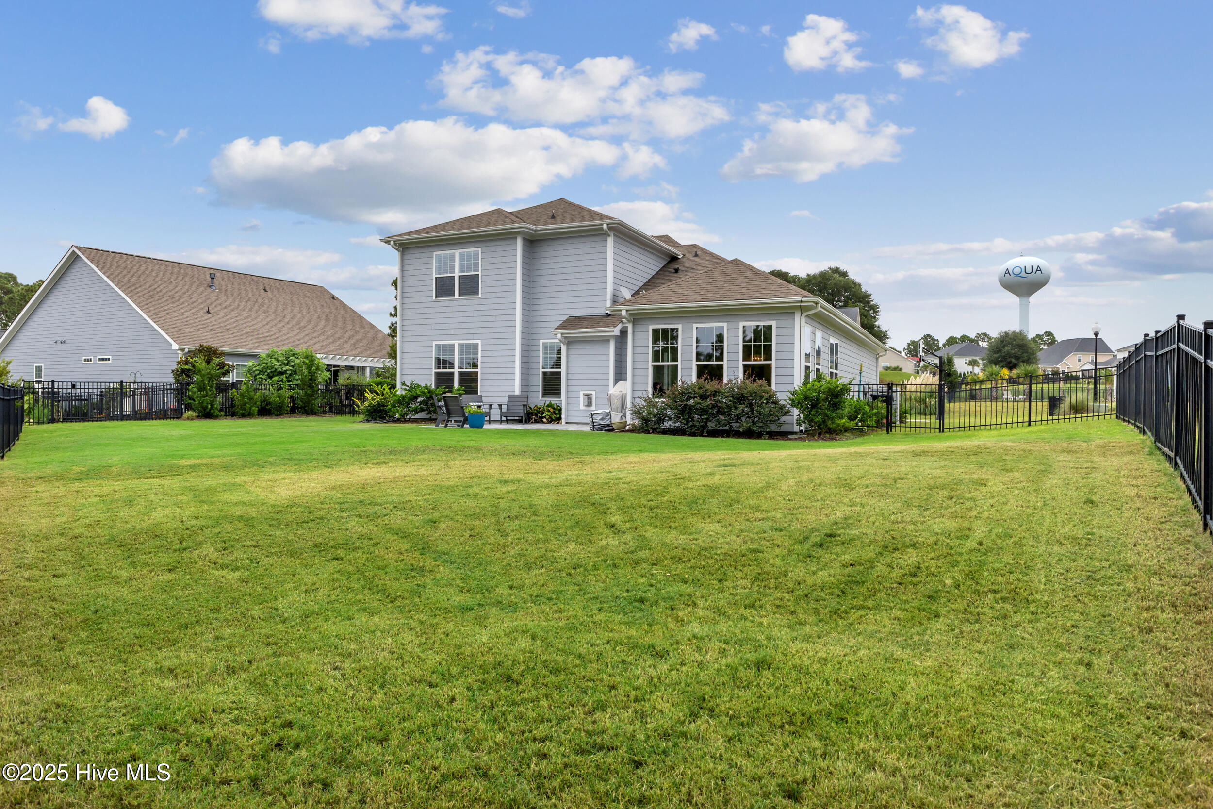 467 Island End Court