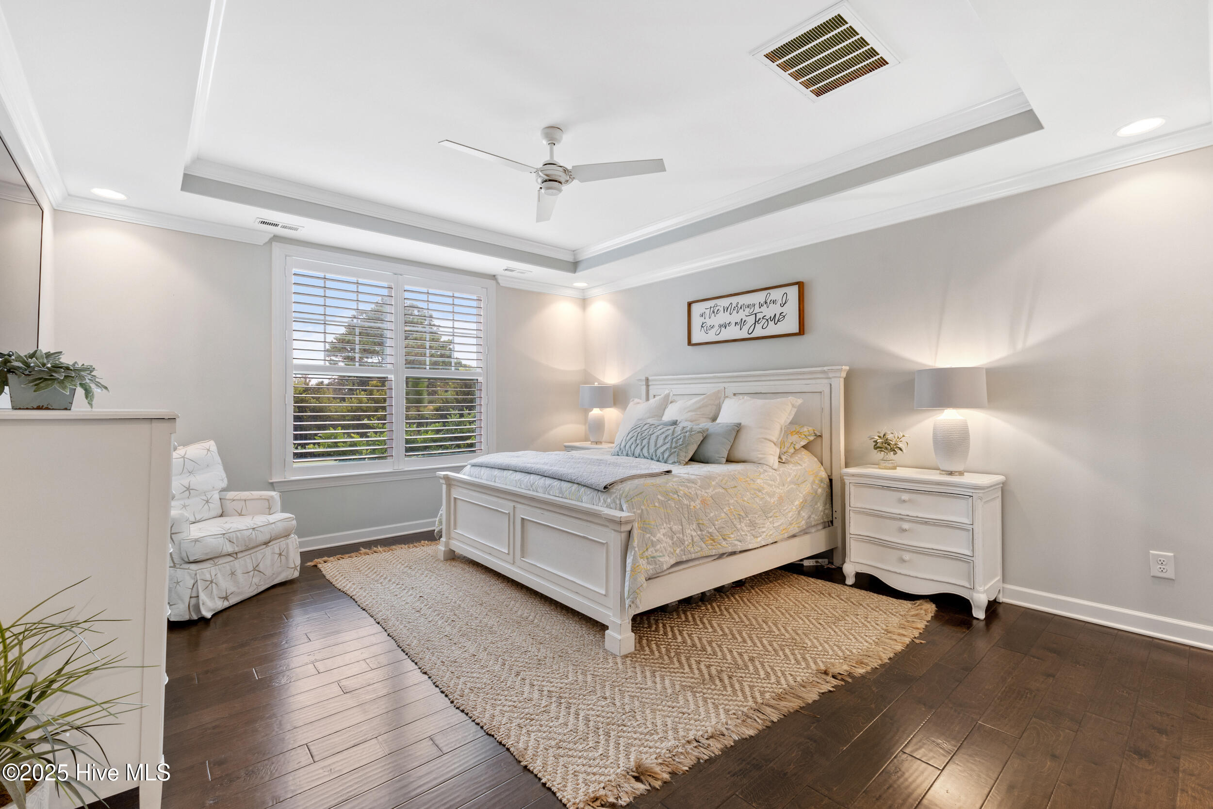 467 Island End Court