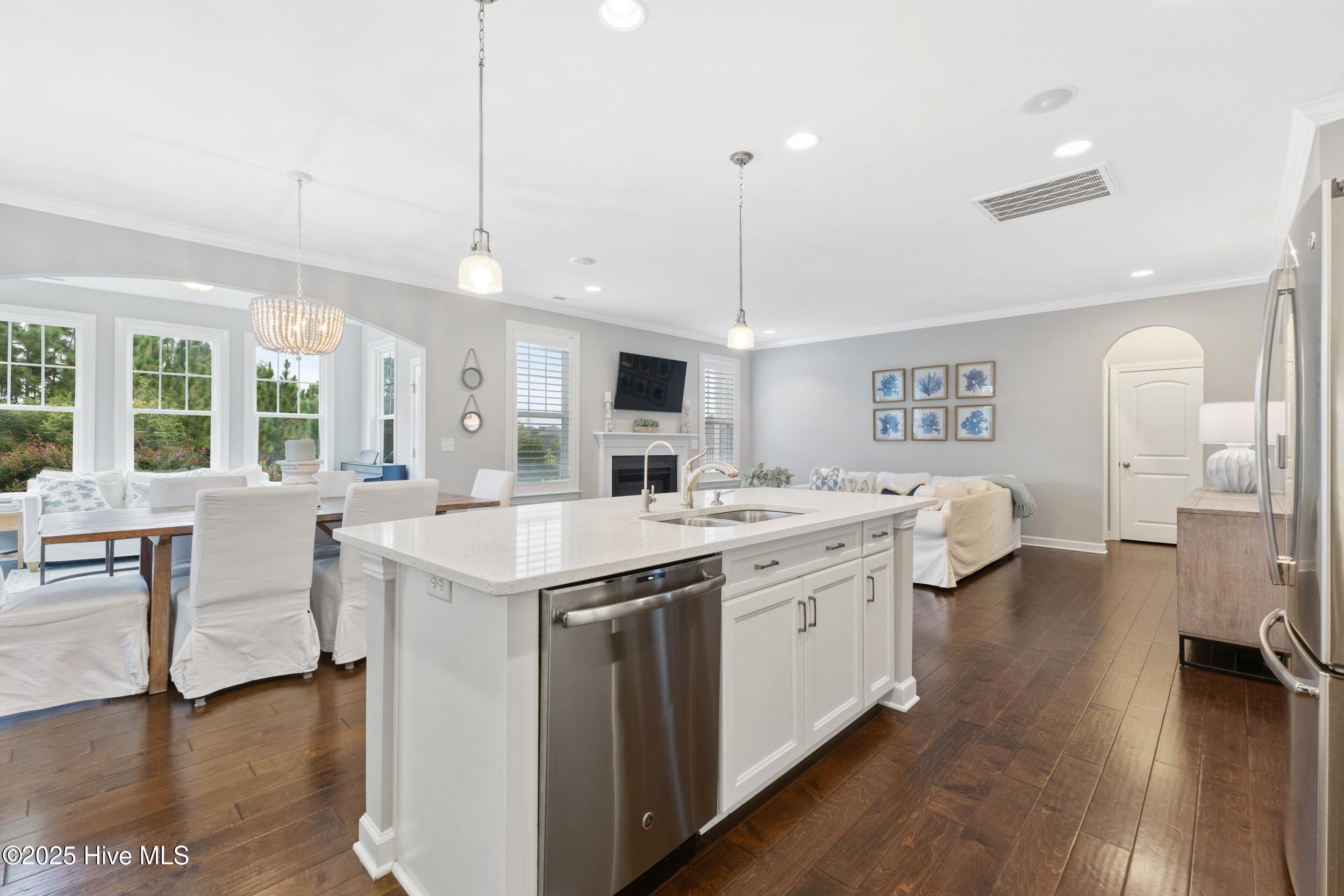 467 Island End Court