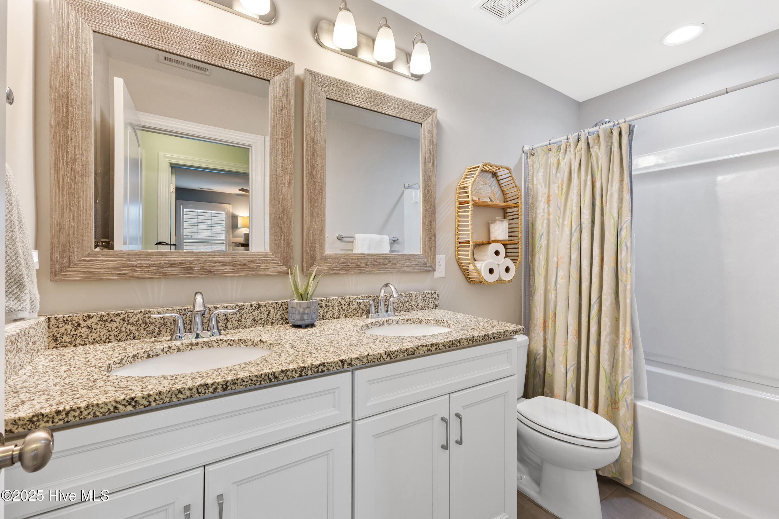 467 Island End Court