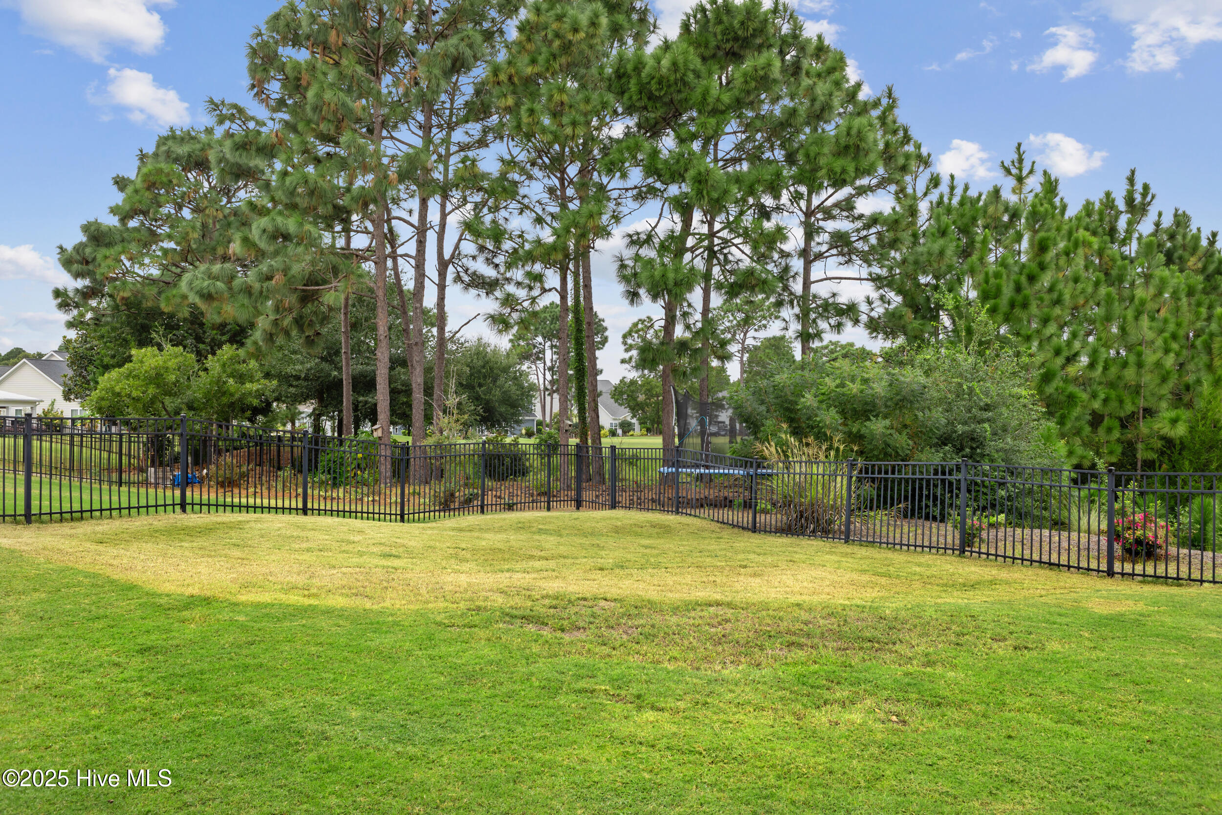 467 Island End Court