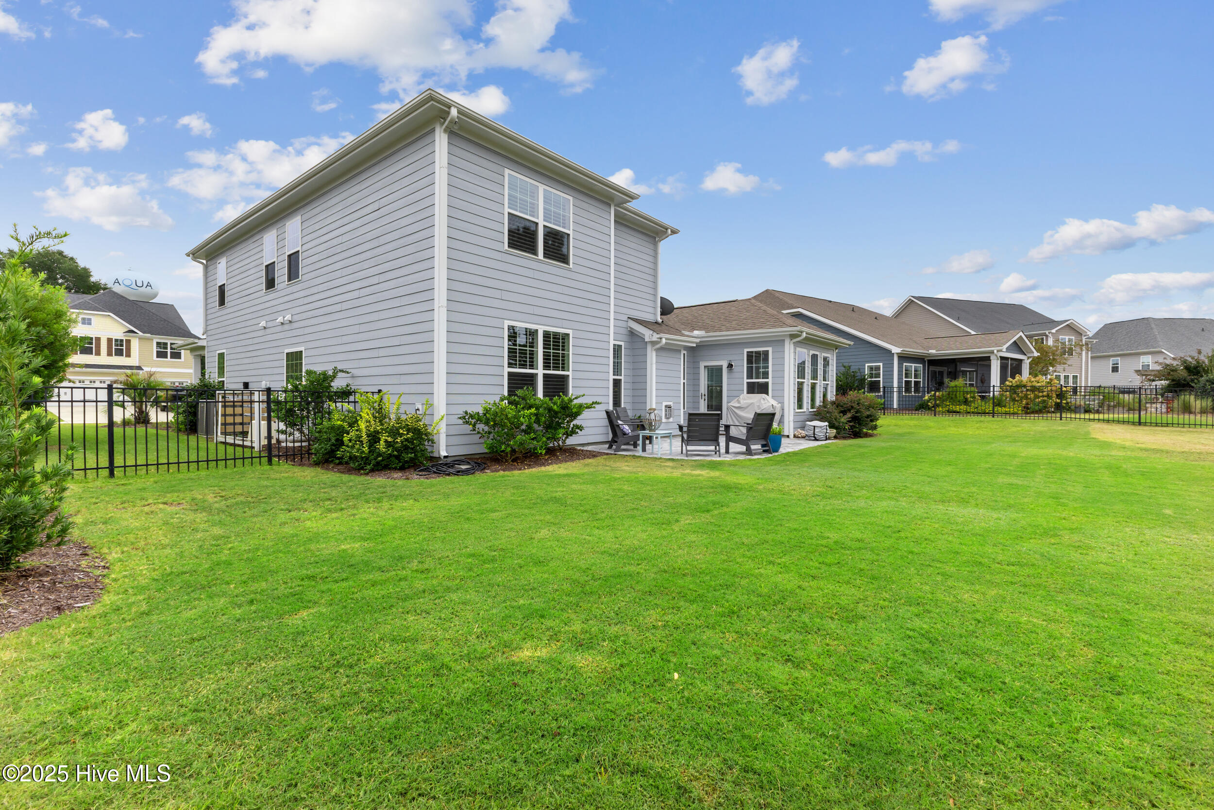 467 Island End Court