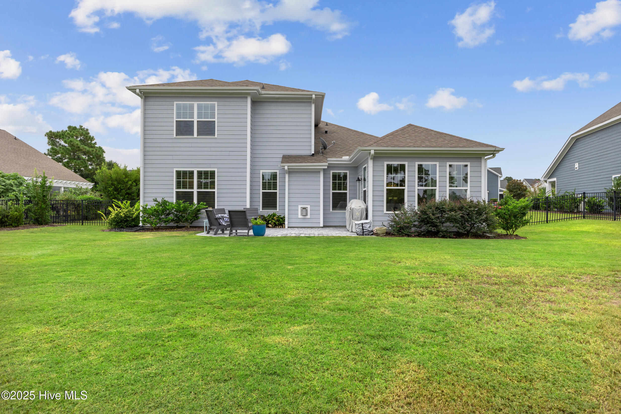 467 Island End Court