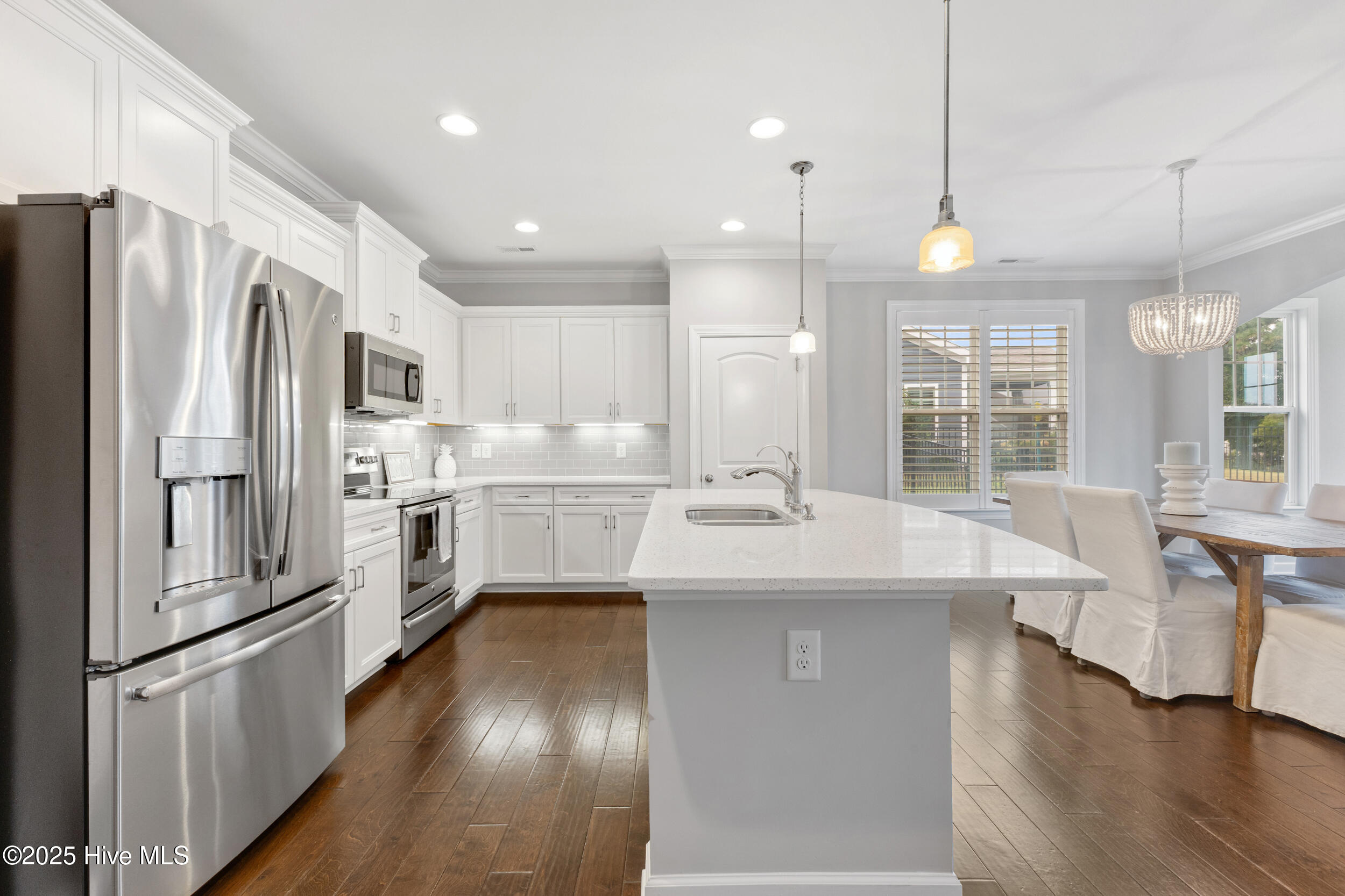 467 Island End Court