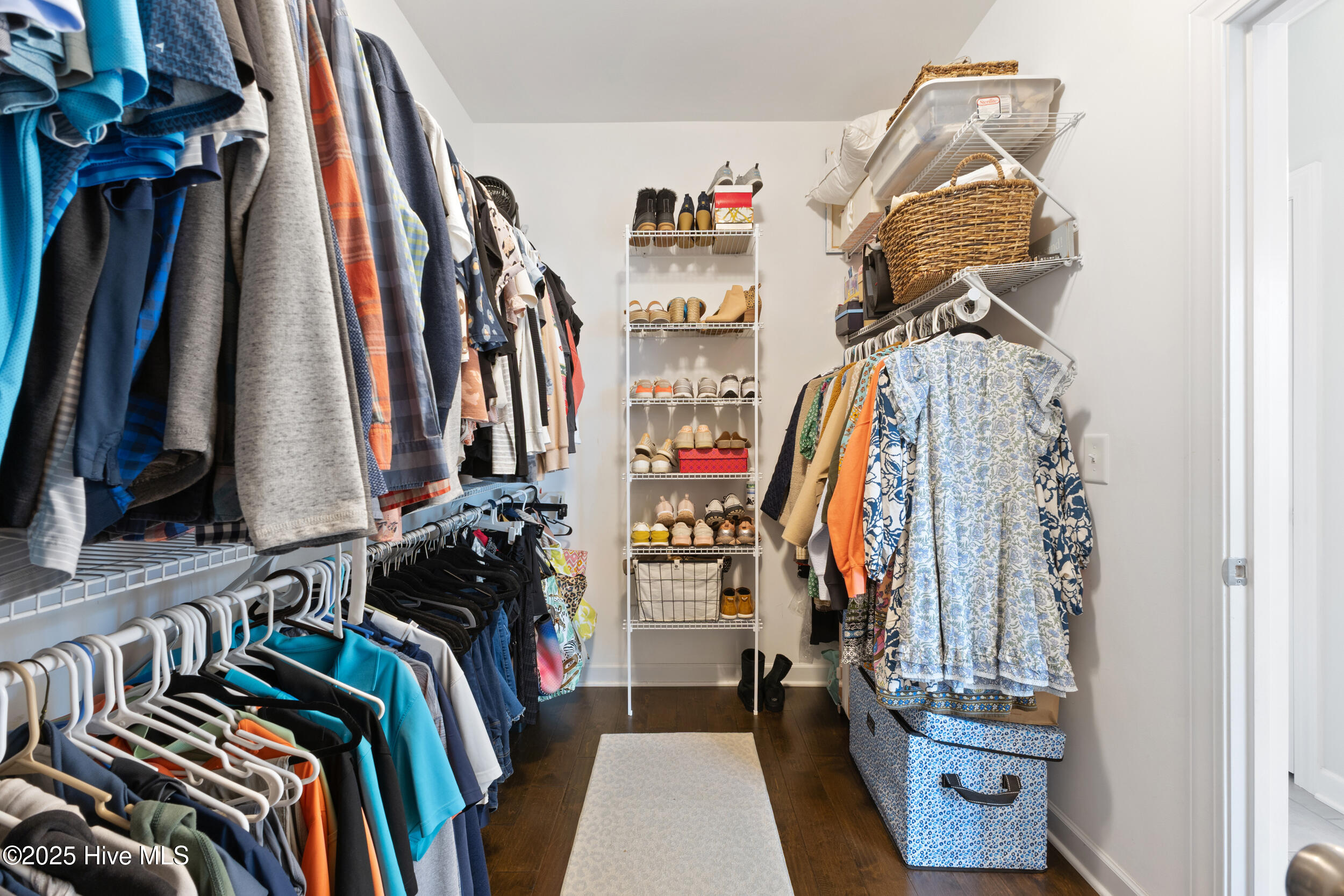 467 Island End Court