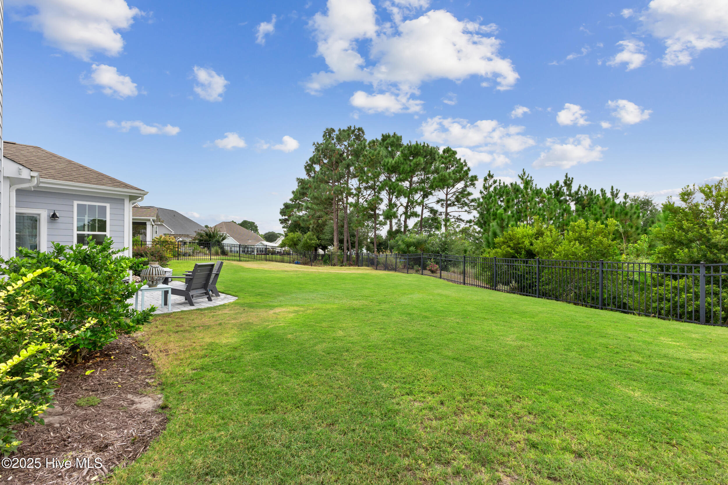 467 Island End Court