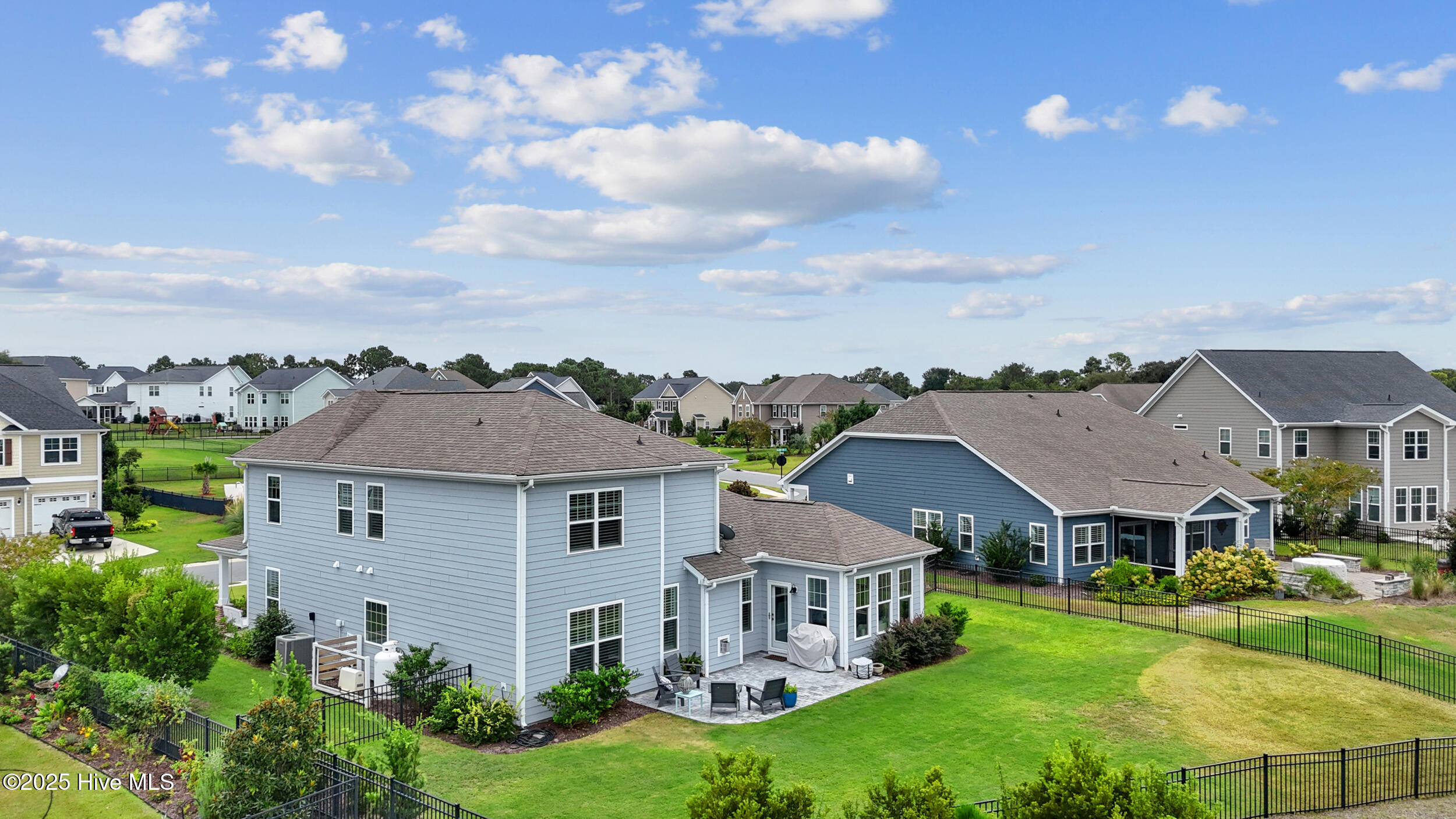 467 Island End Court