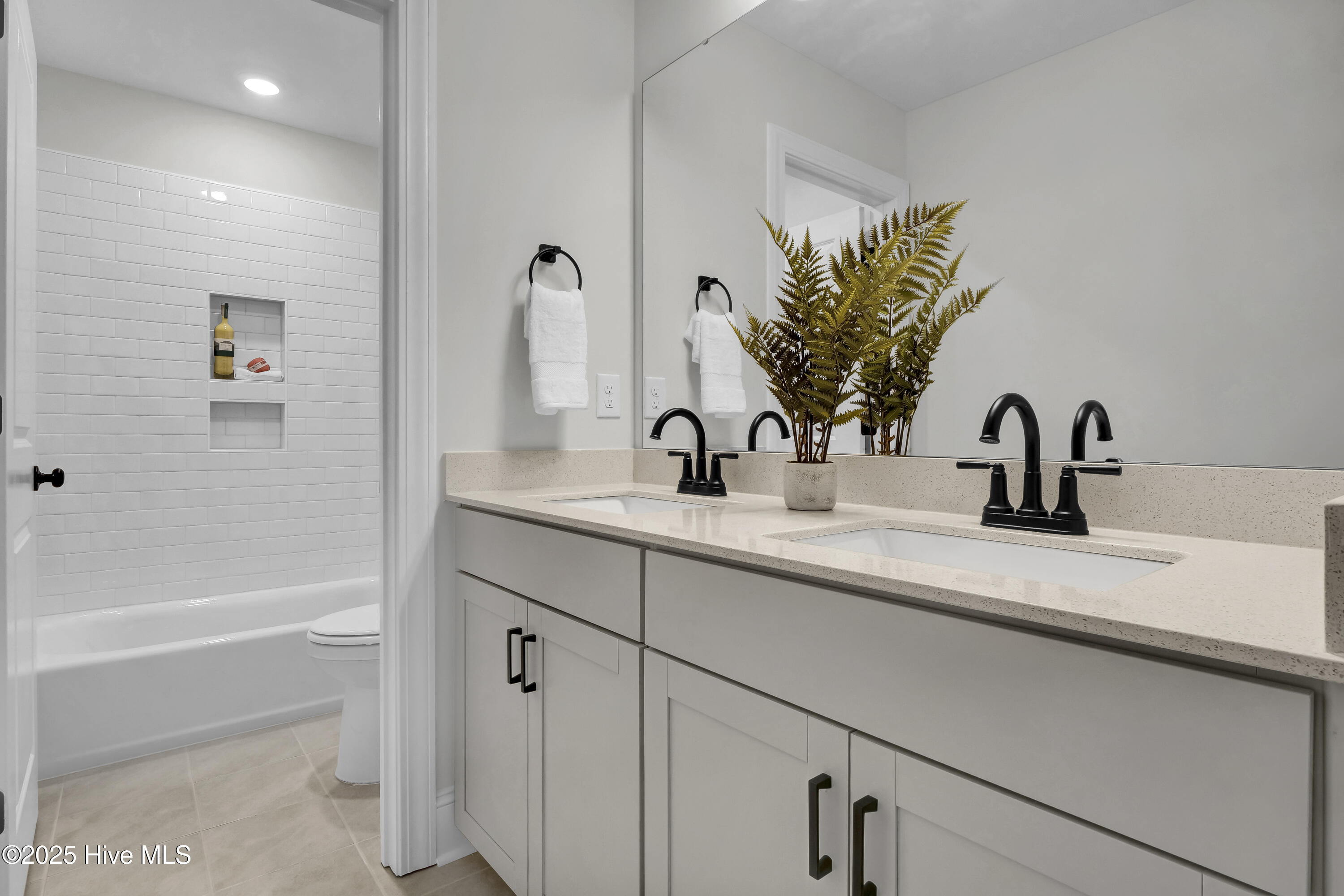 92 Planters Walk