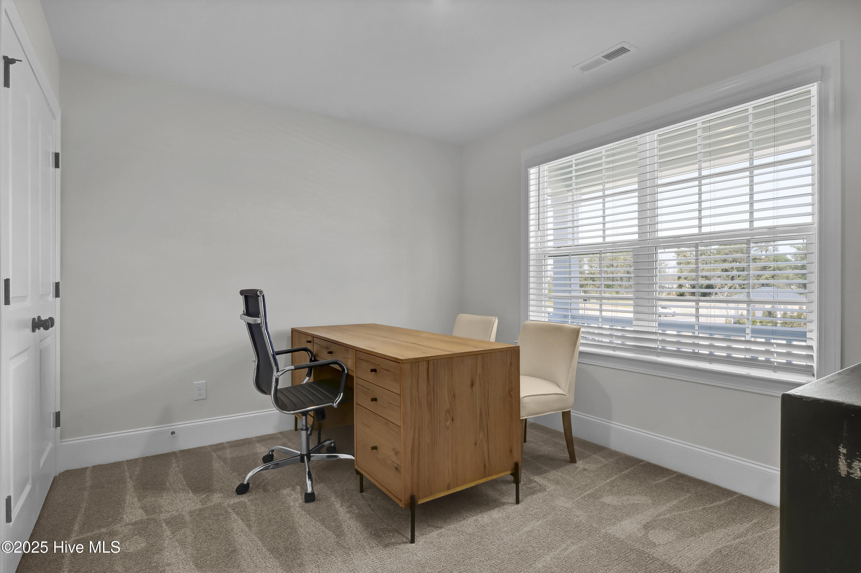 92 Planters Walk