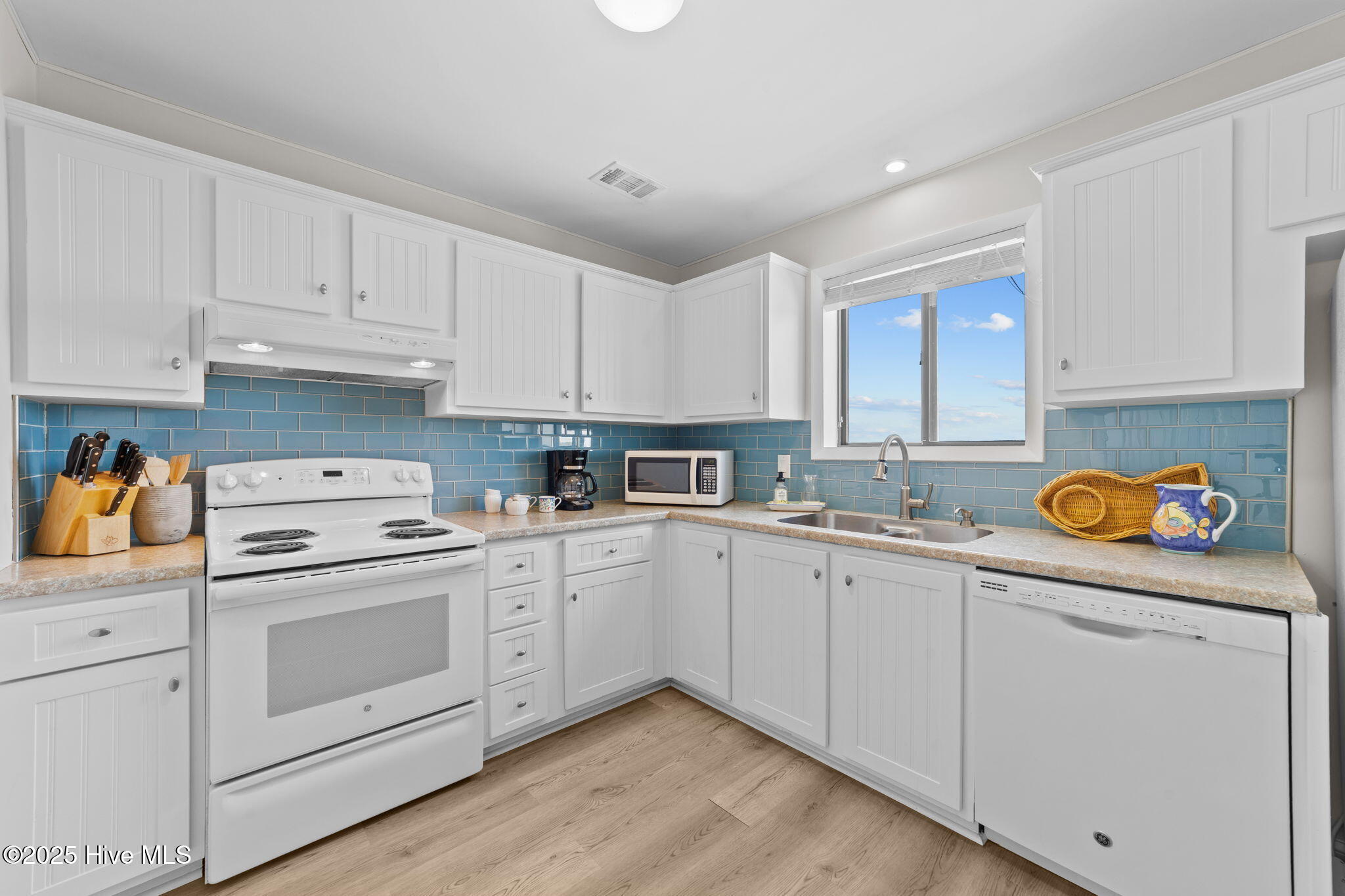30 Beaufort Street, # J, Ocean Isle Beach Unit: # J