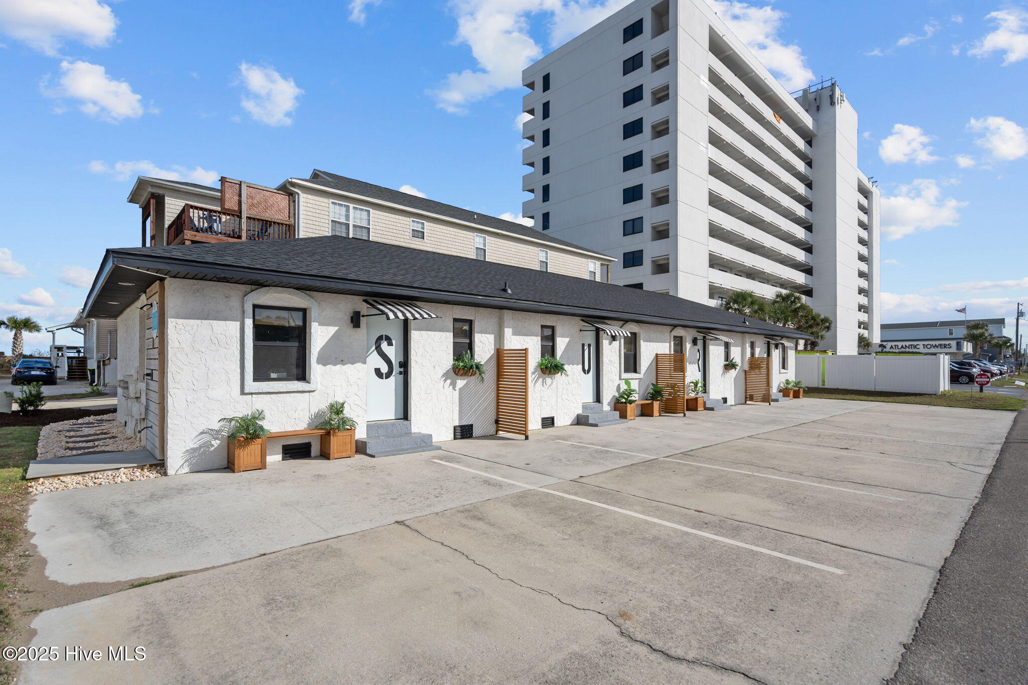 1603 Lake Park Boulevard S