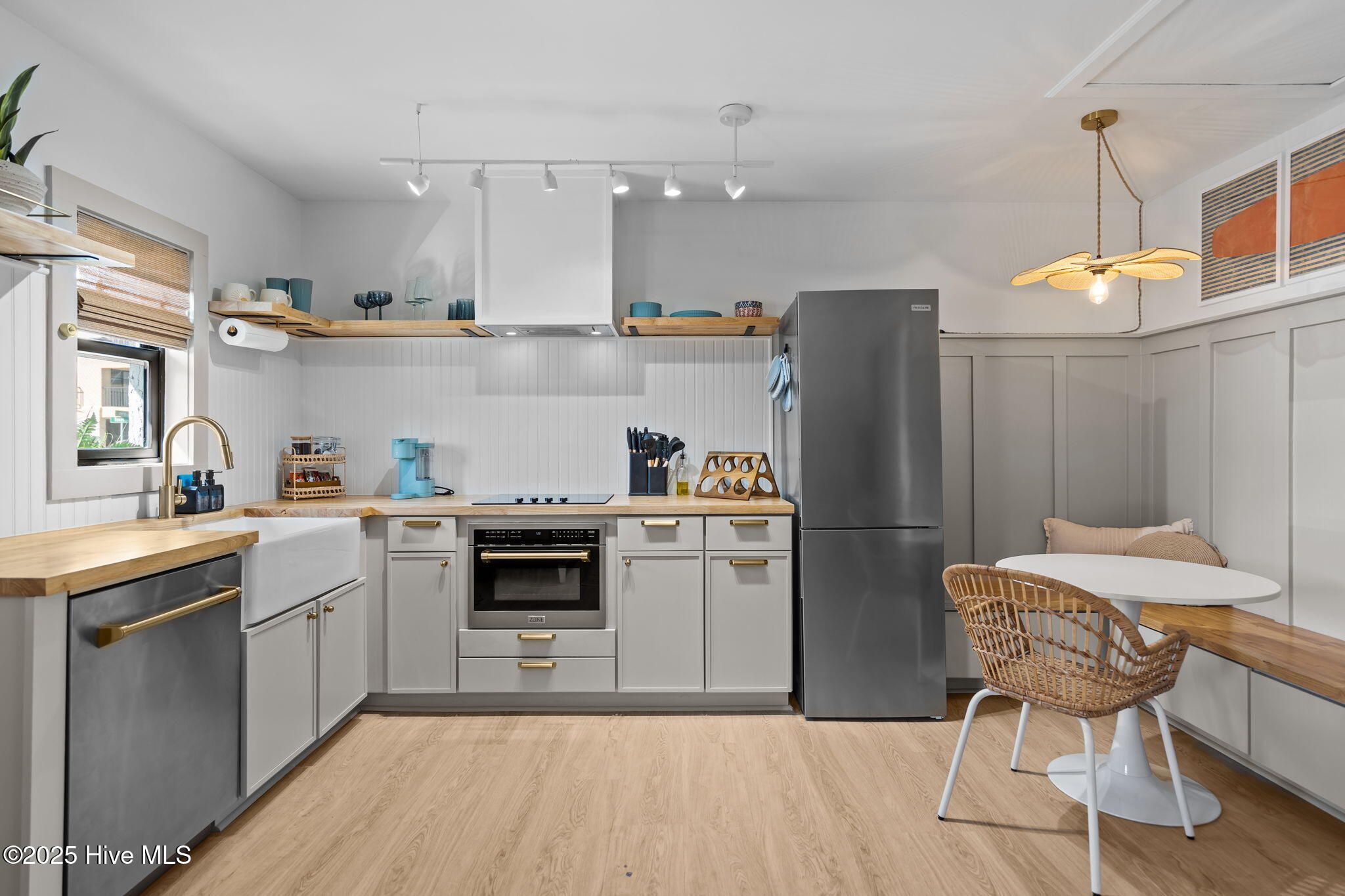 1603 Lake Park Boulevard S