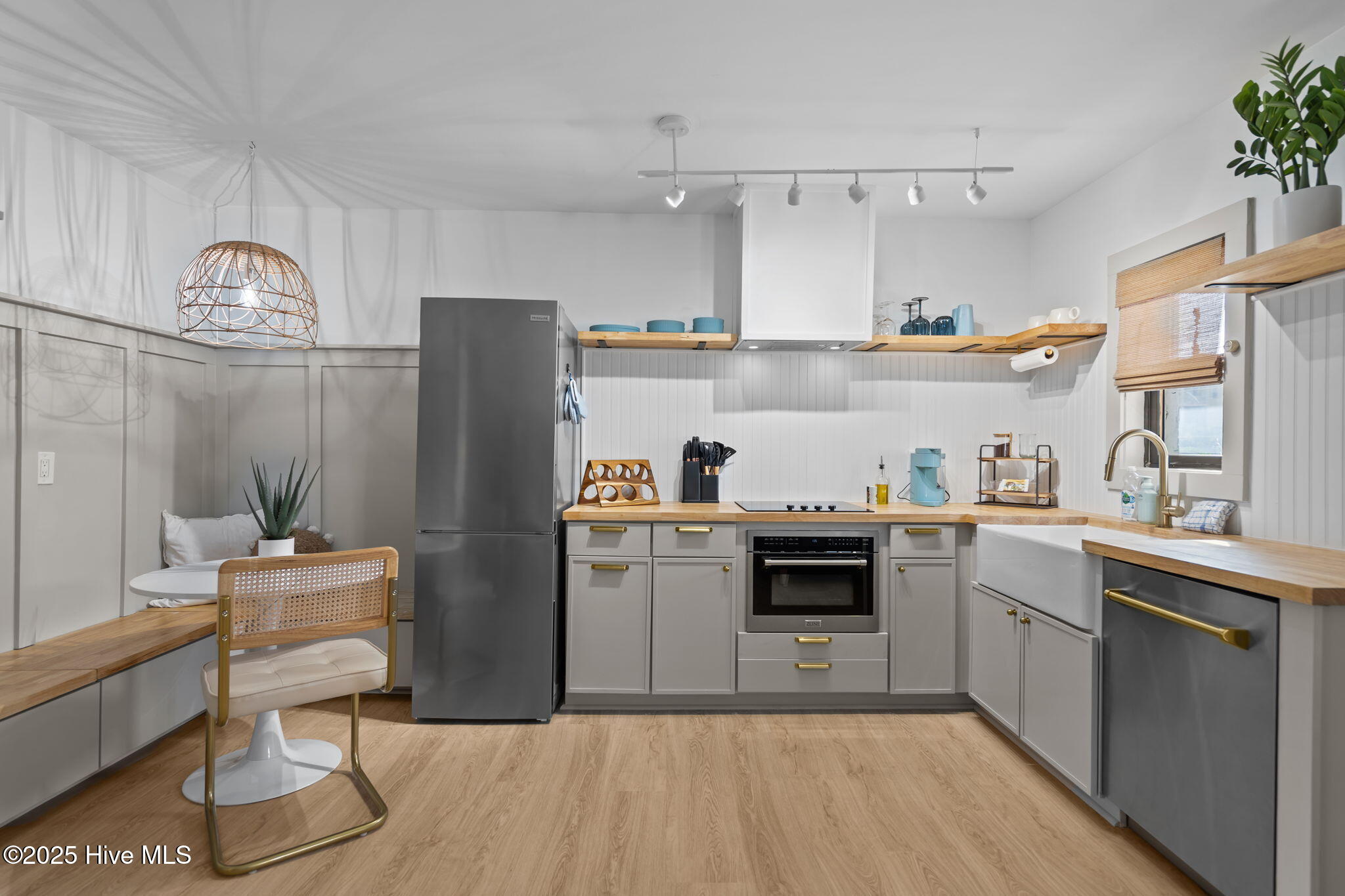 1603 Lake Park Boulevard S