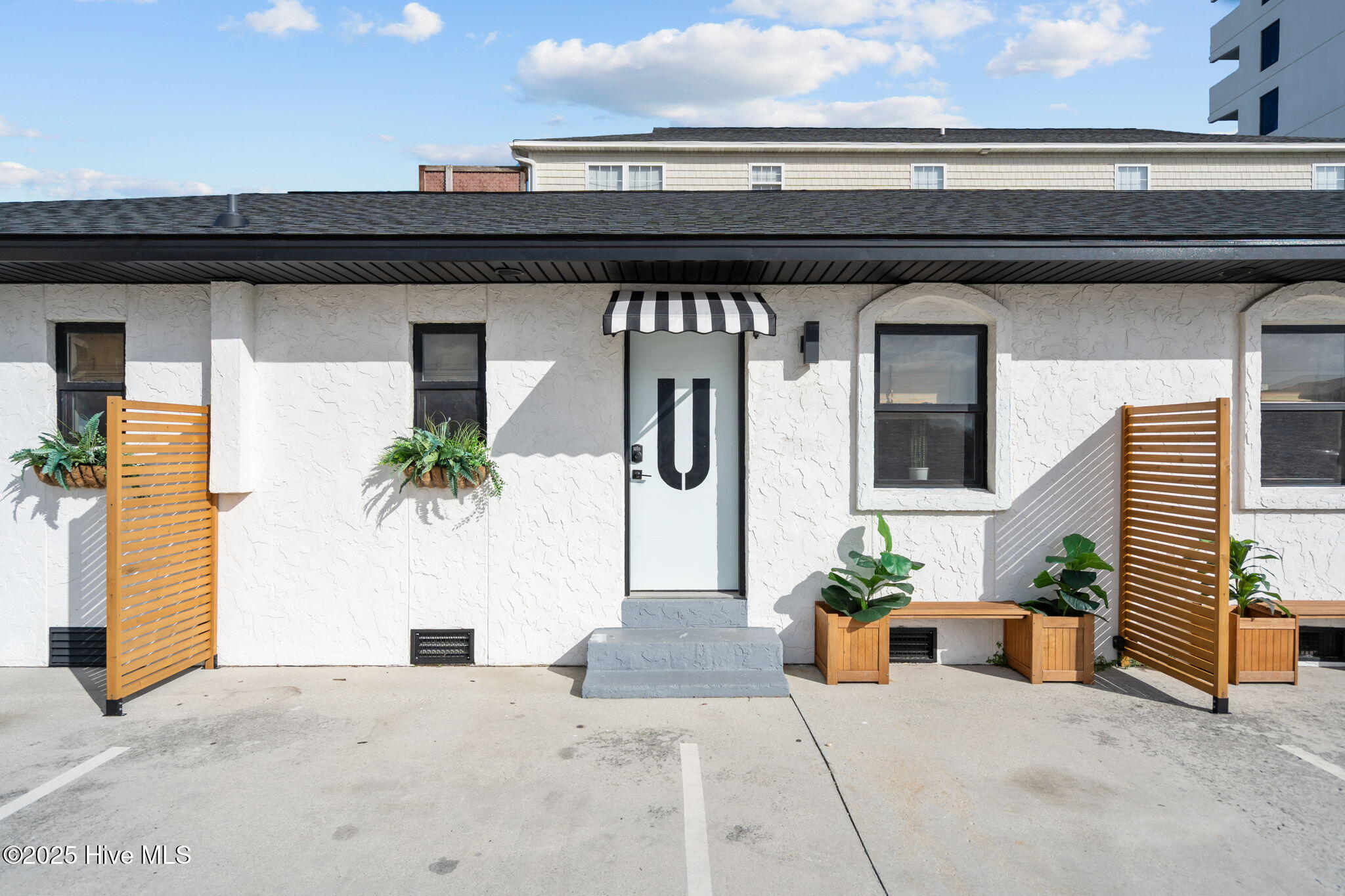 1603 Lake Park Boulevard S