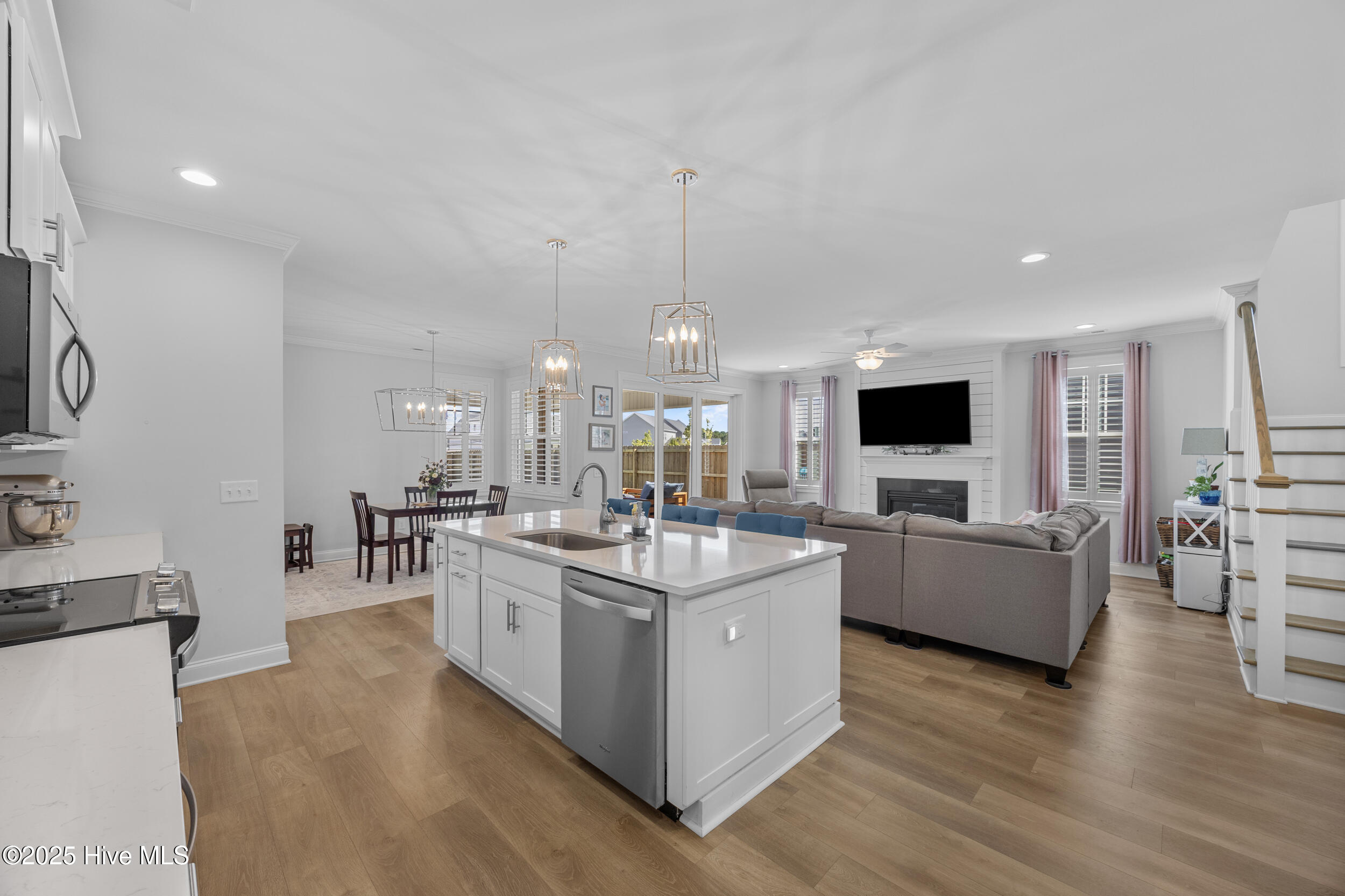 209 W West Yellow Lois Drive