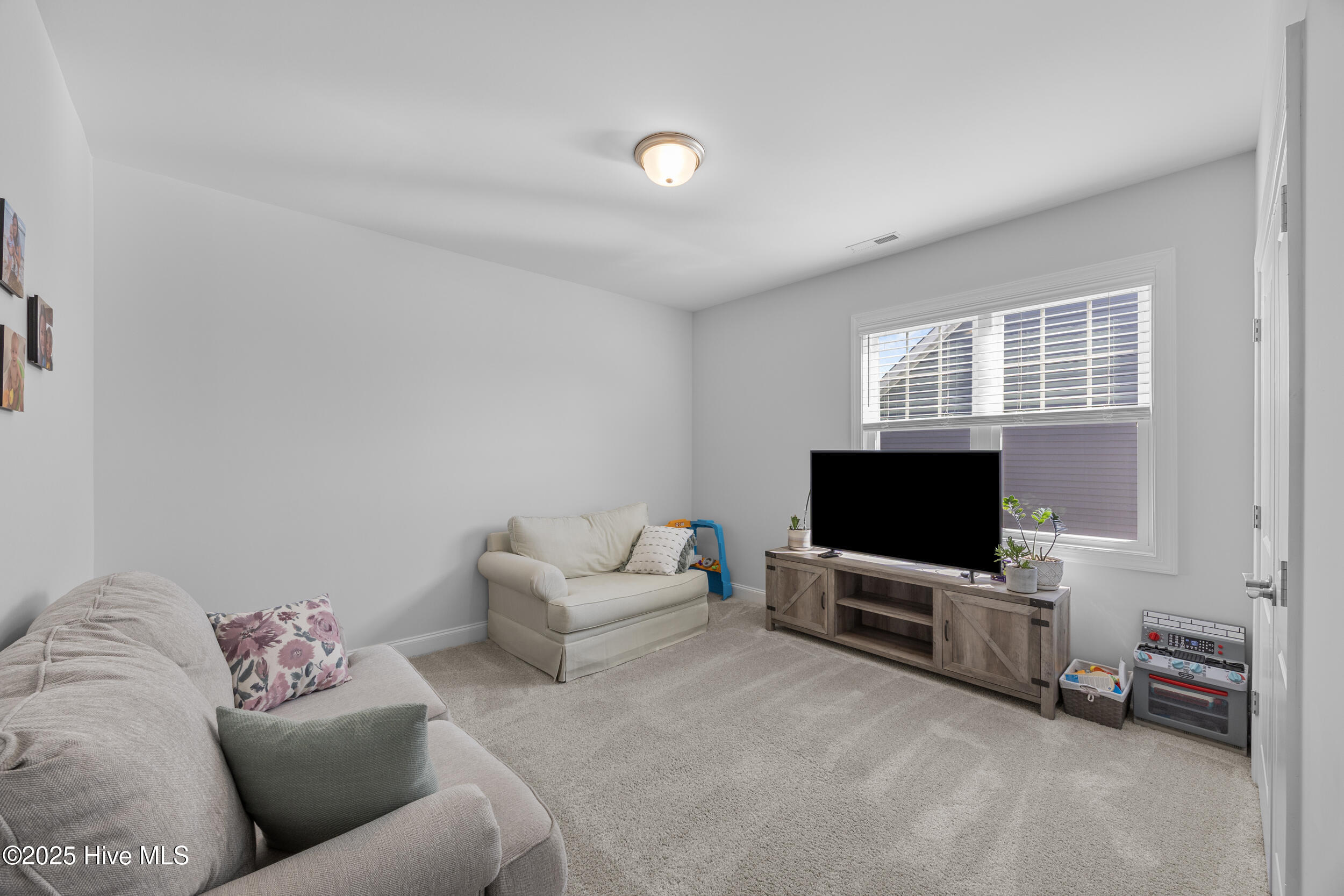 209 W West Yellow Lois Drive