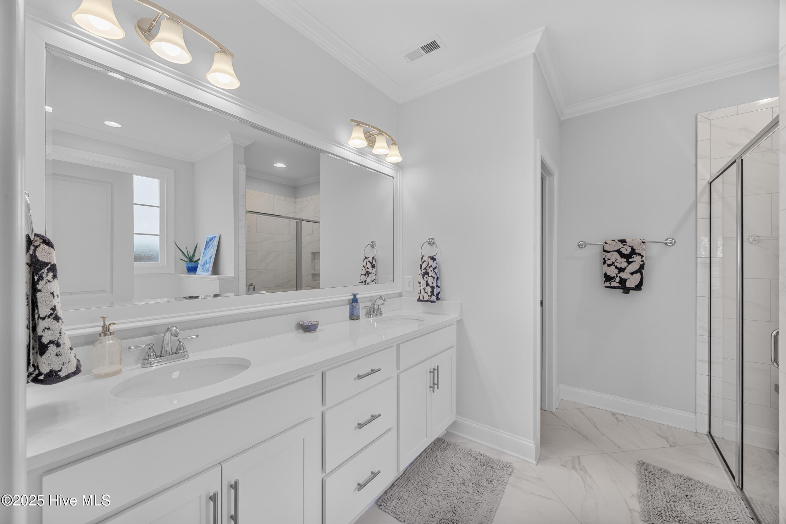 209 W West Yellow Lois Drive