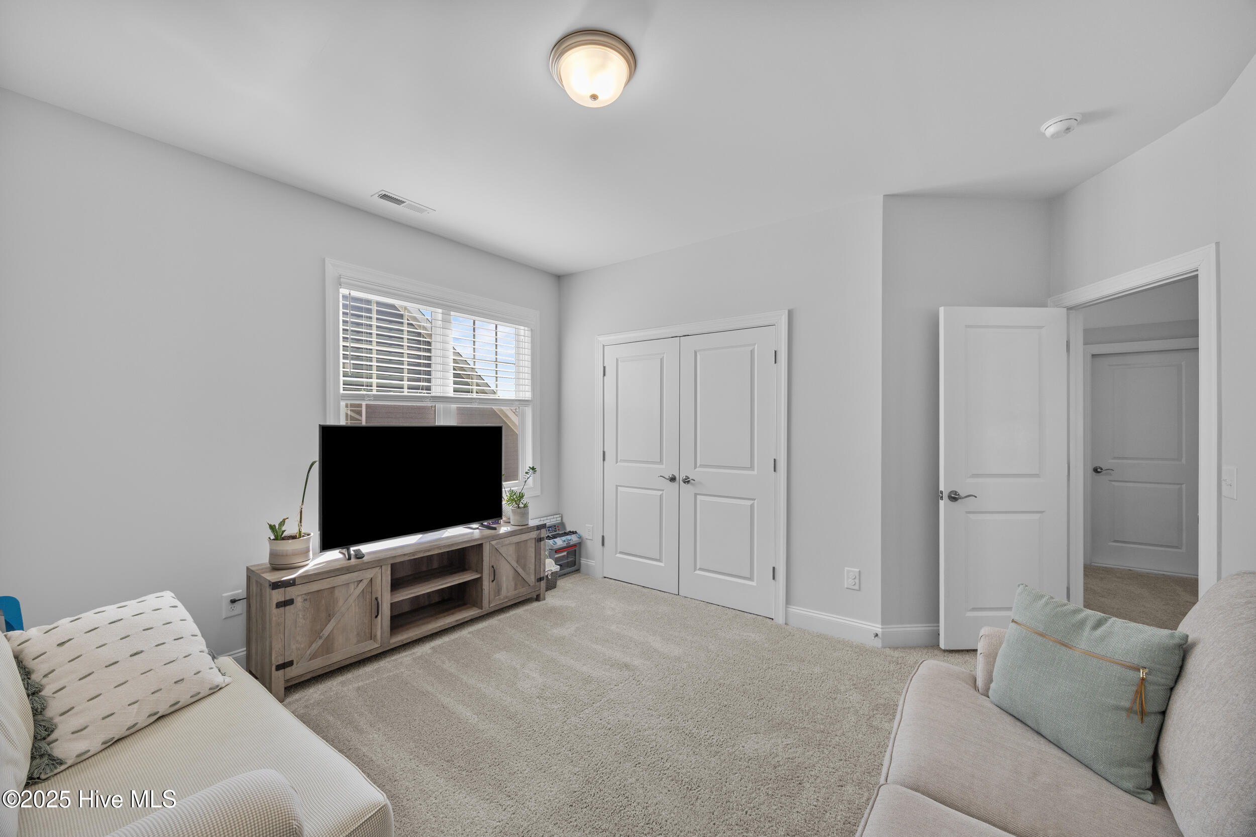 209 W West Yellow Lois Drive