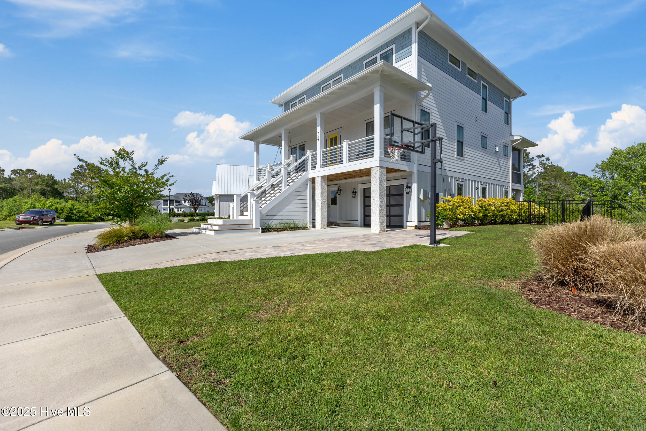 729 Waterstone Drive