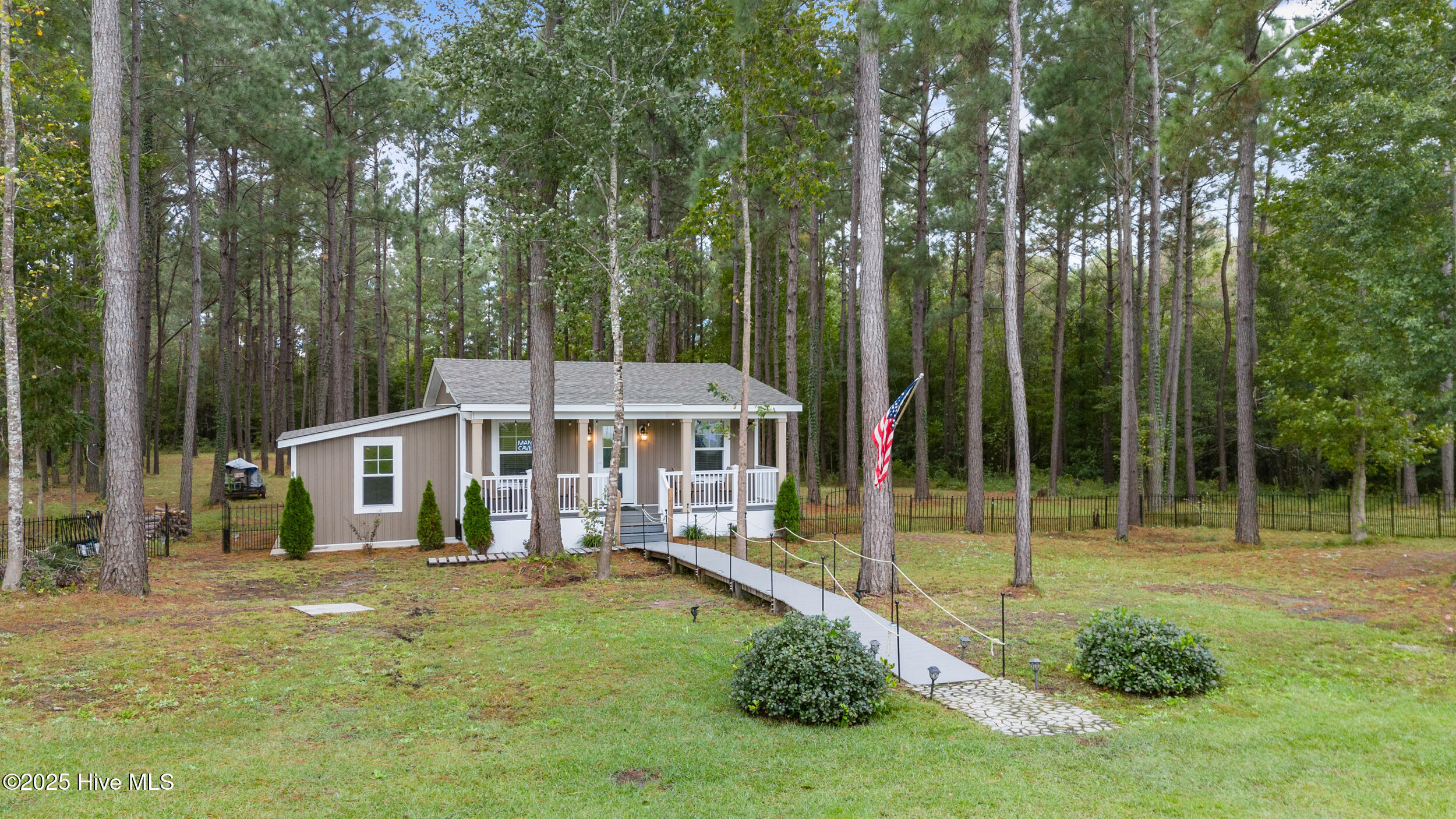 126 Saratoga Way