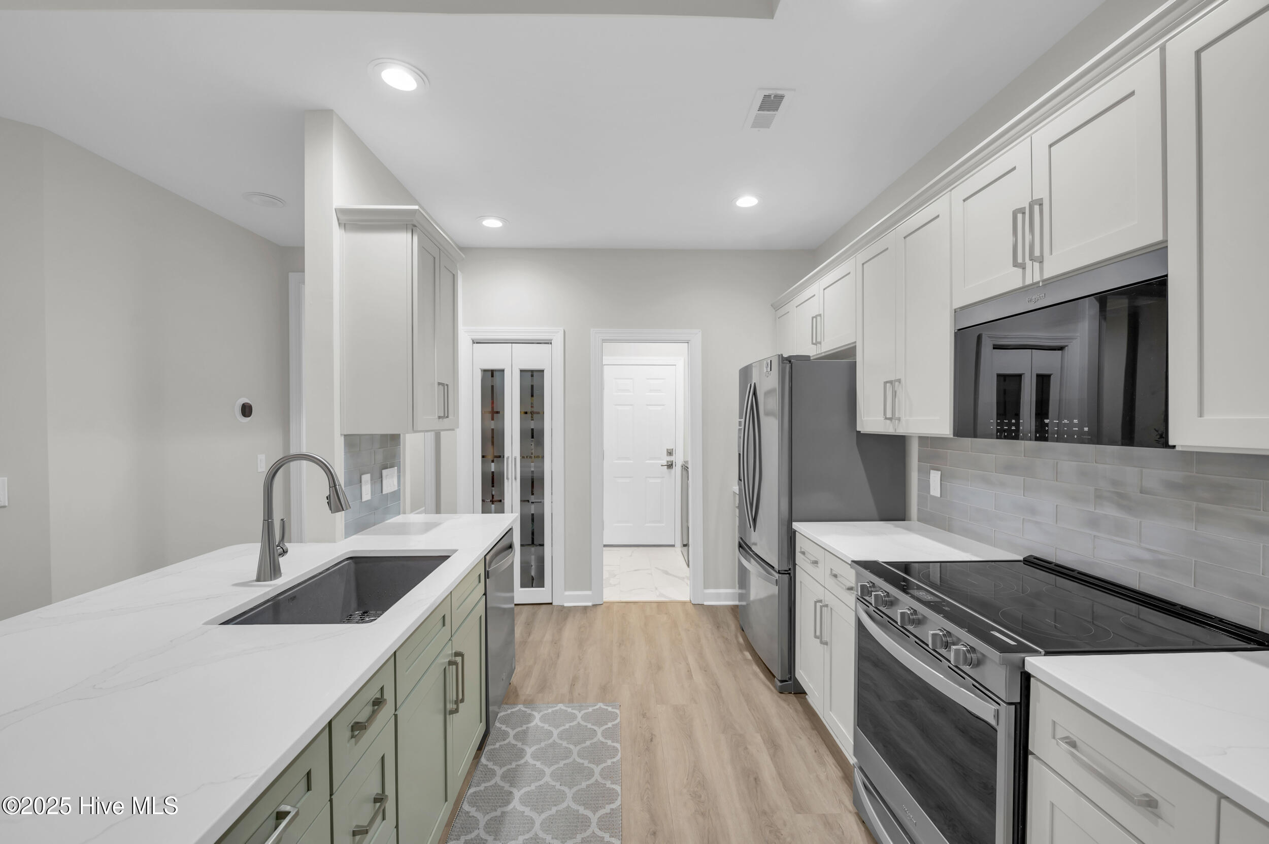 1155 Greensview Circle, Leland