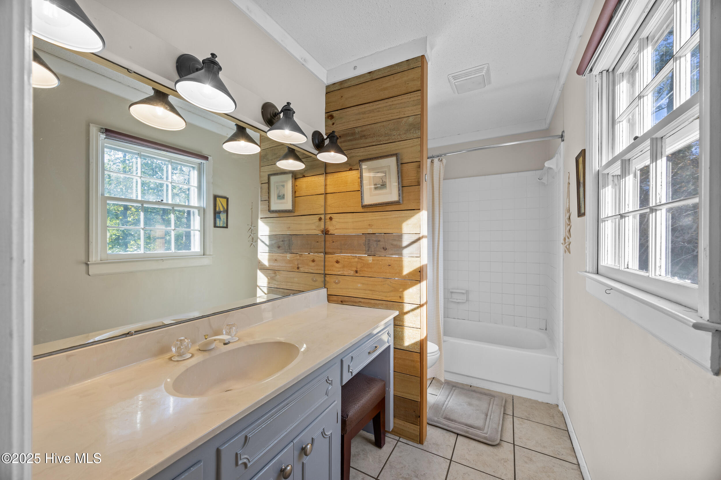 113 Long John Silver Drive