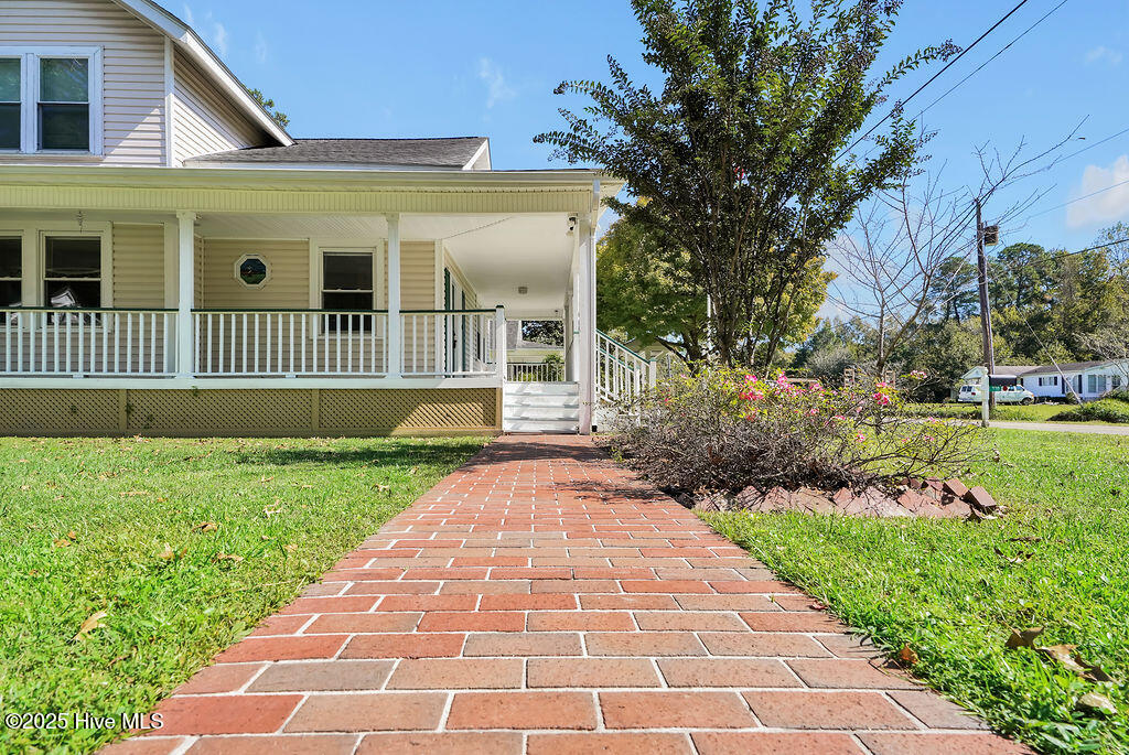 370 Carr Avenue