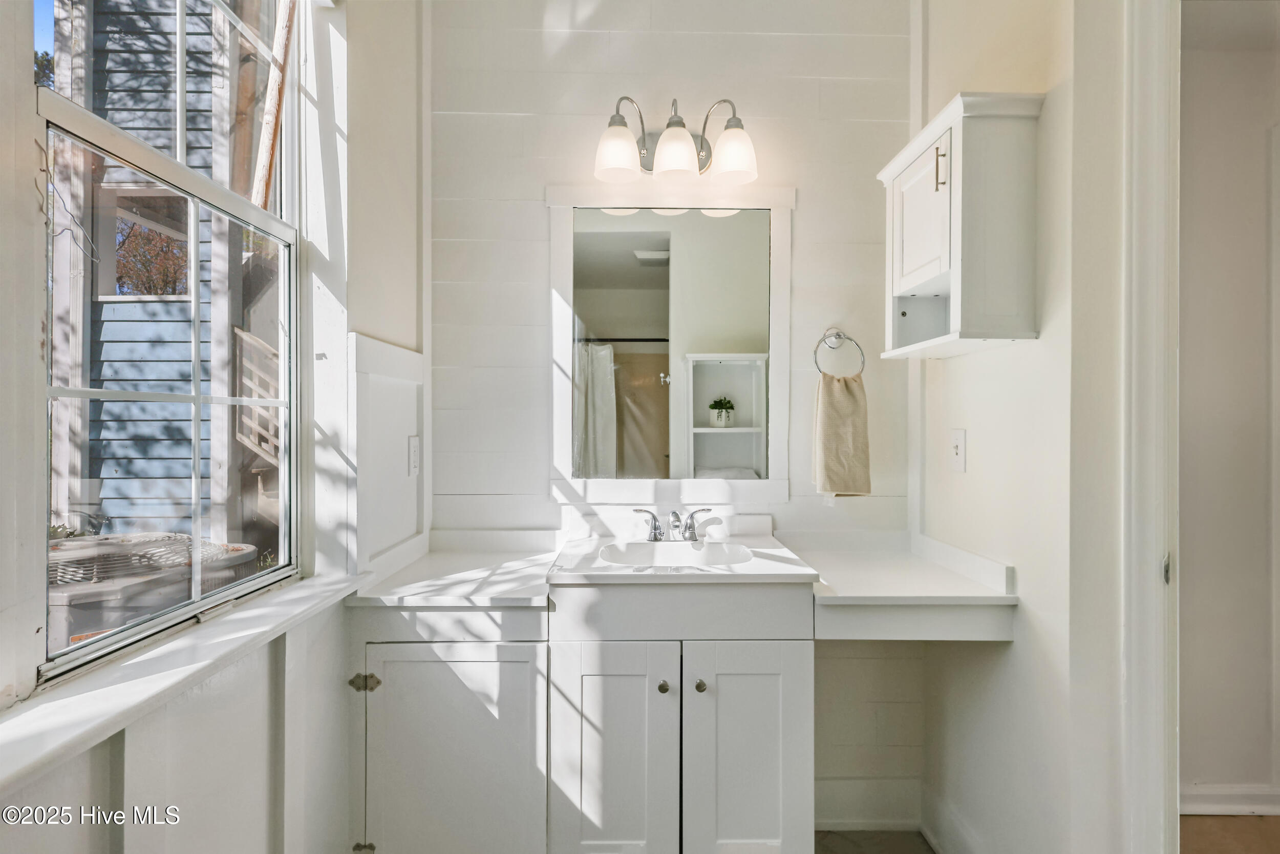 4220 Wilshire Boulevard, 104-C, Wilmington Unit: 104-C