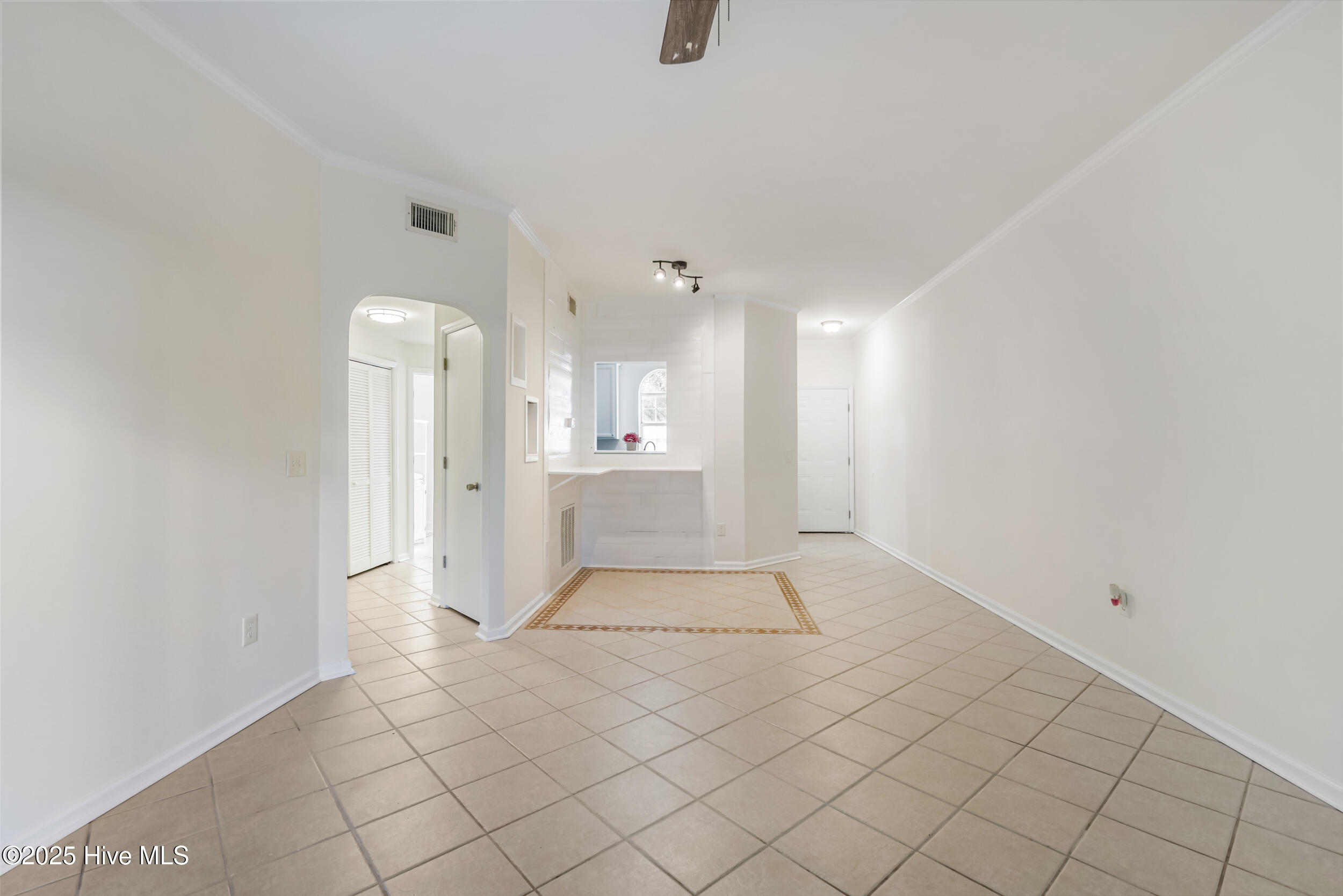 4220 Wilshire Boulevard, 104-C, Wilmington Unit: 104-C