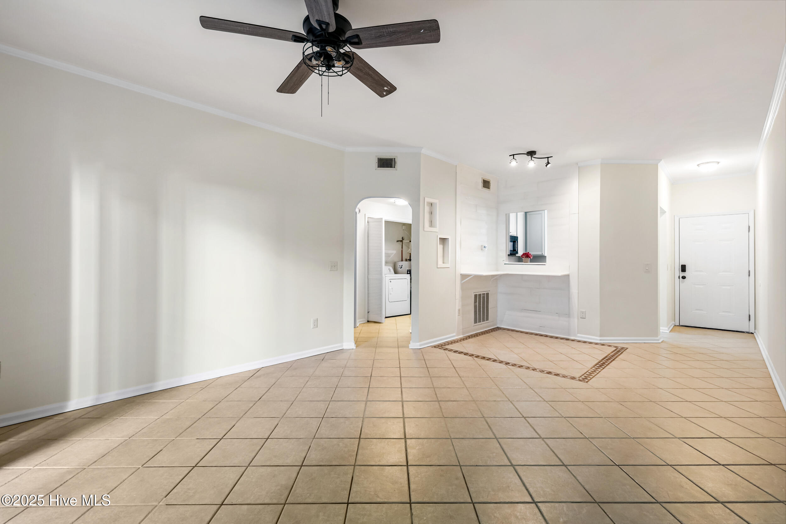 4220 Wilshire Boulevard, 104-C, Wilmington Unit: 104-C