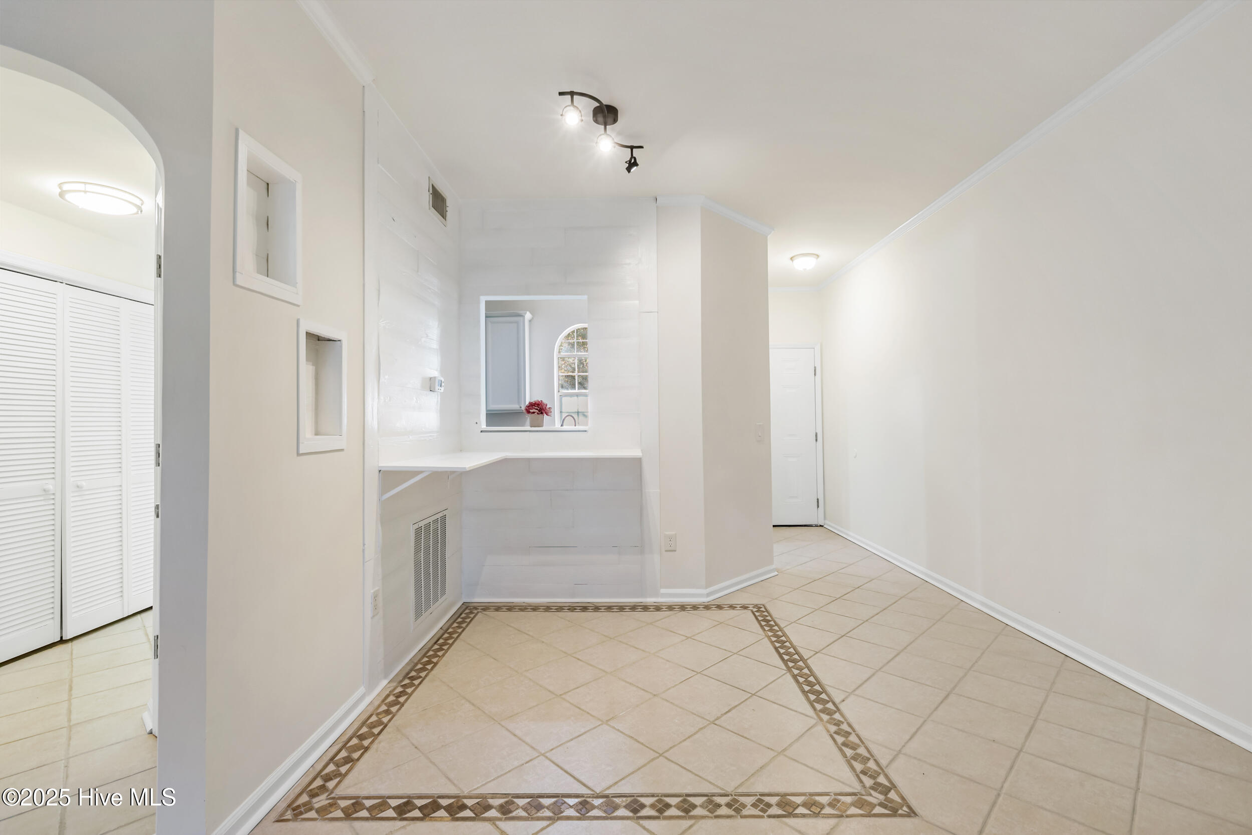 4220 Wilshire Boulevard, 104-C, Wilmington Unit: 104-C