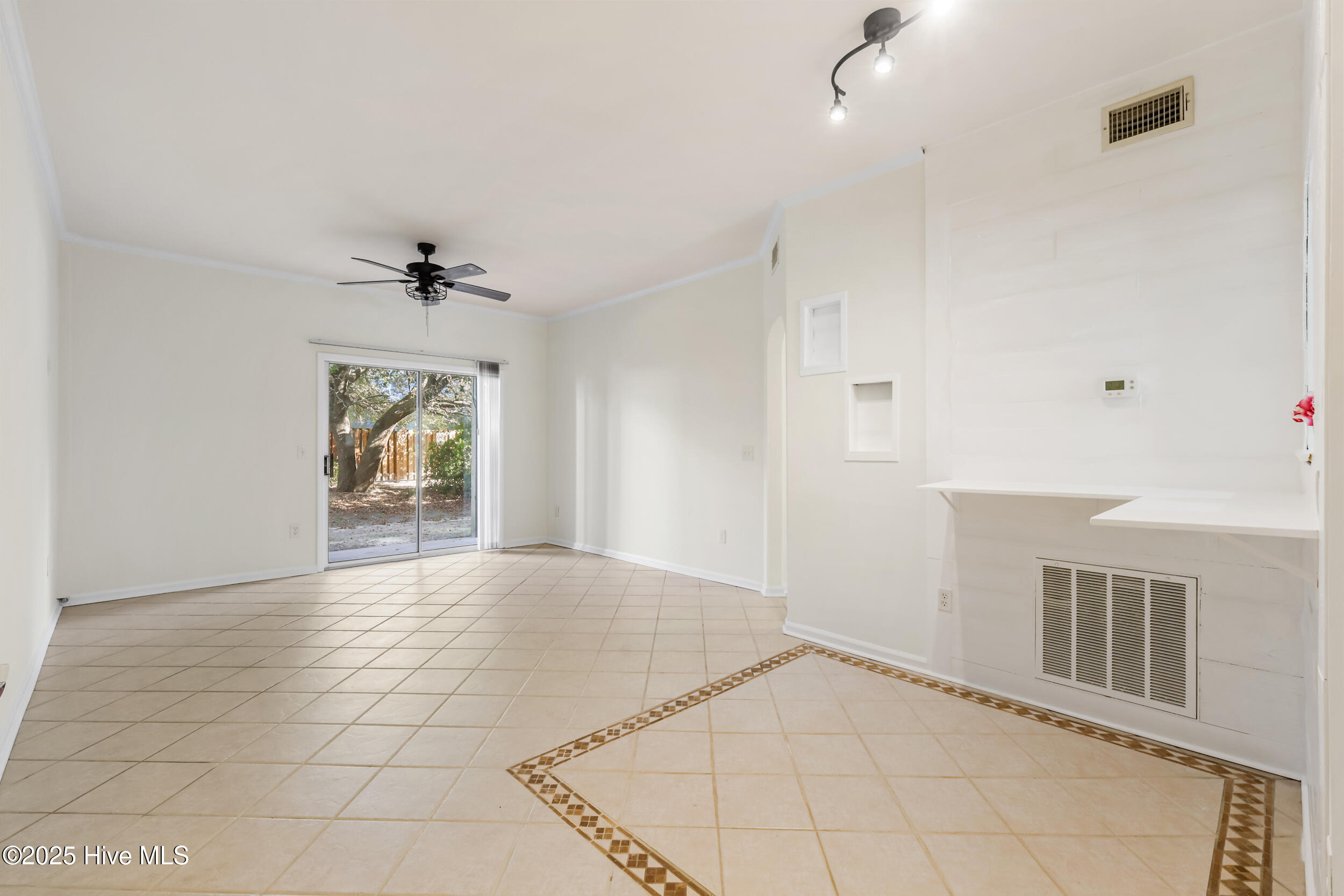 4220 Wilshire Boulevard, 104-C, Wilmington Unit: 104-C