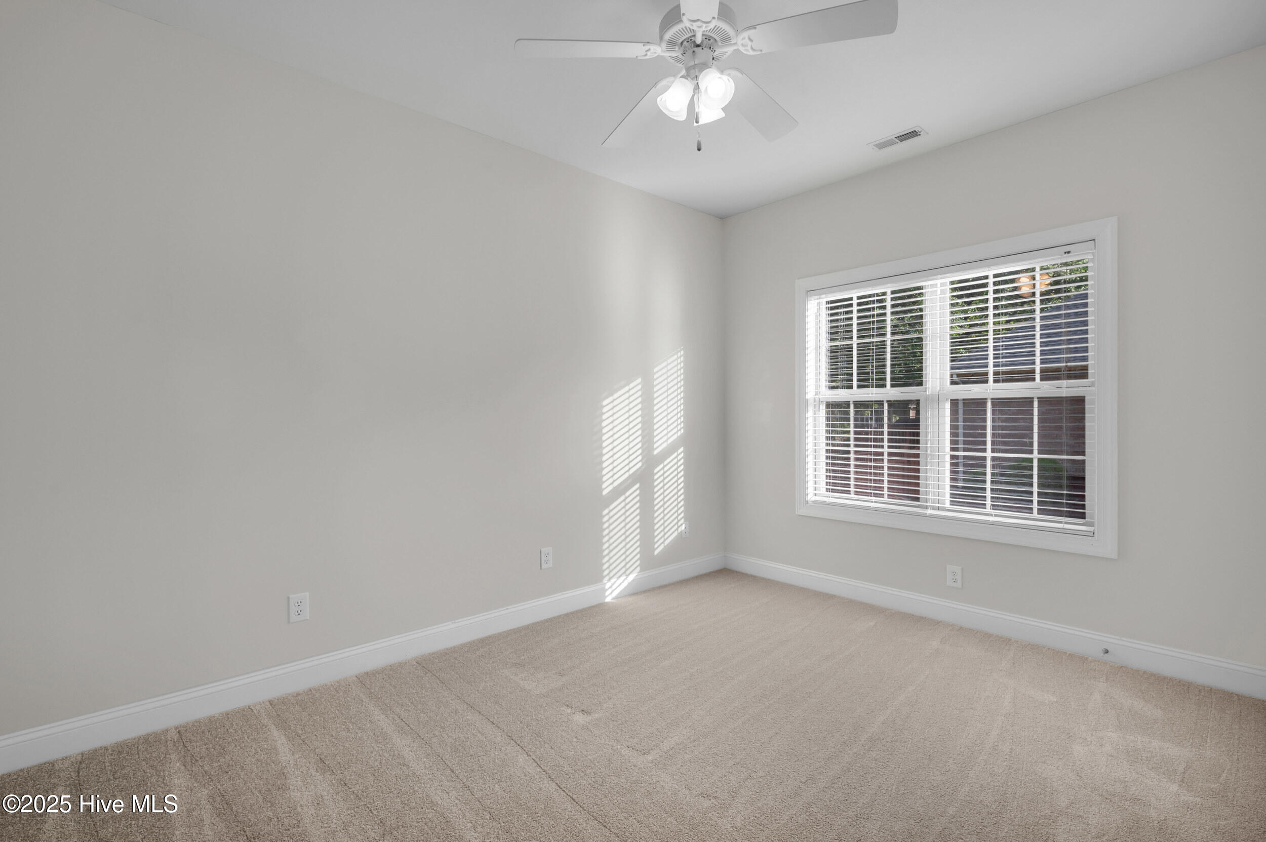 6105 Northshore Drive