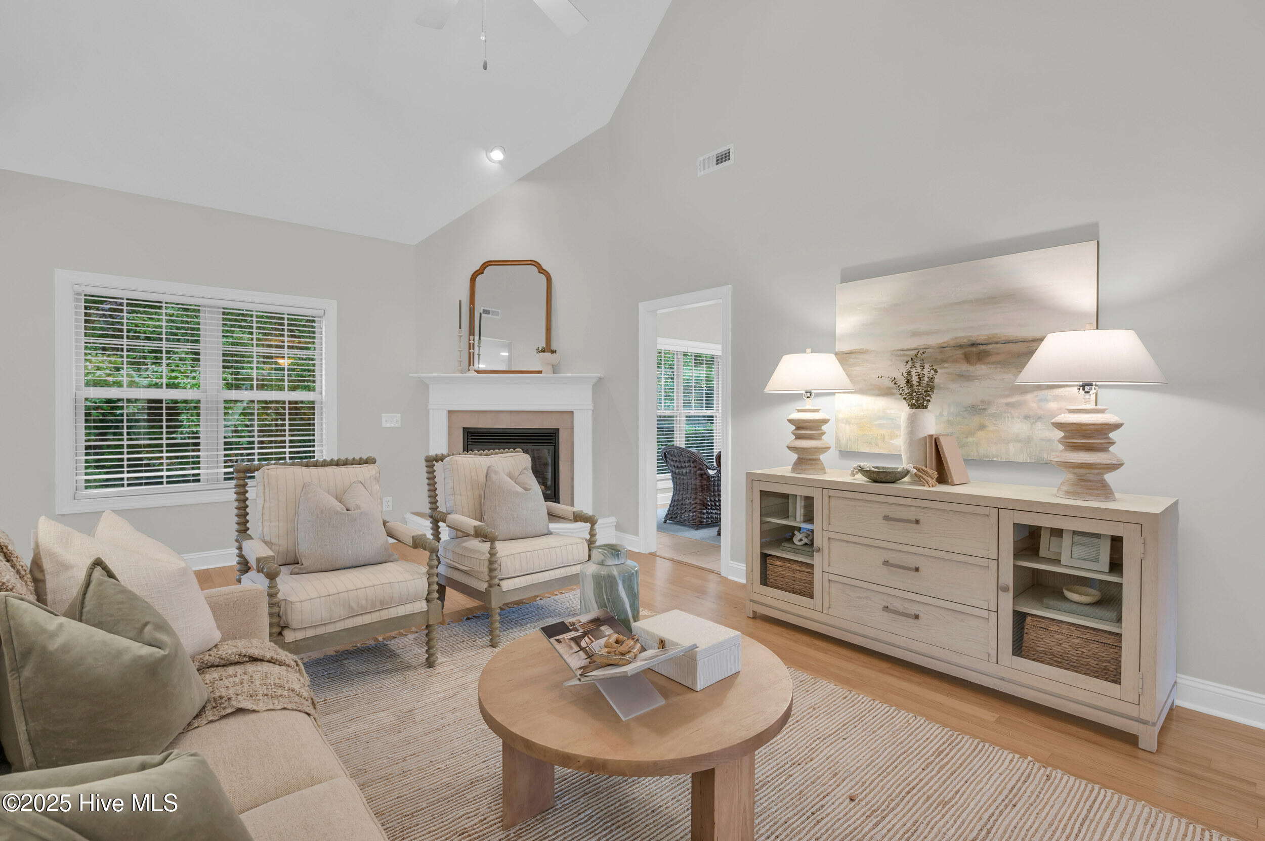 6105 Northshore Drive