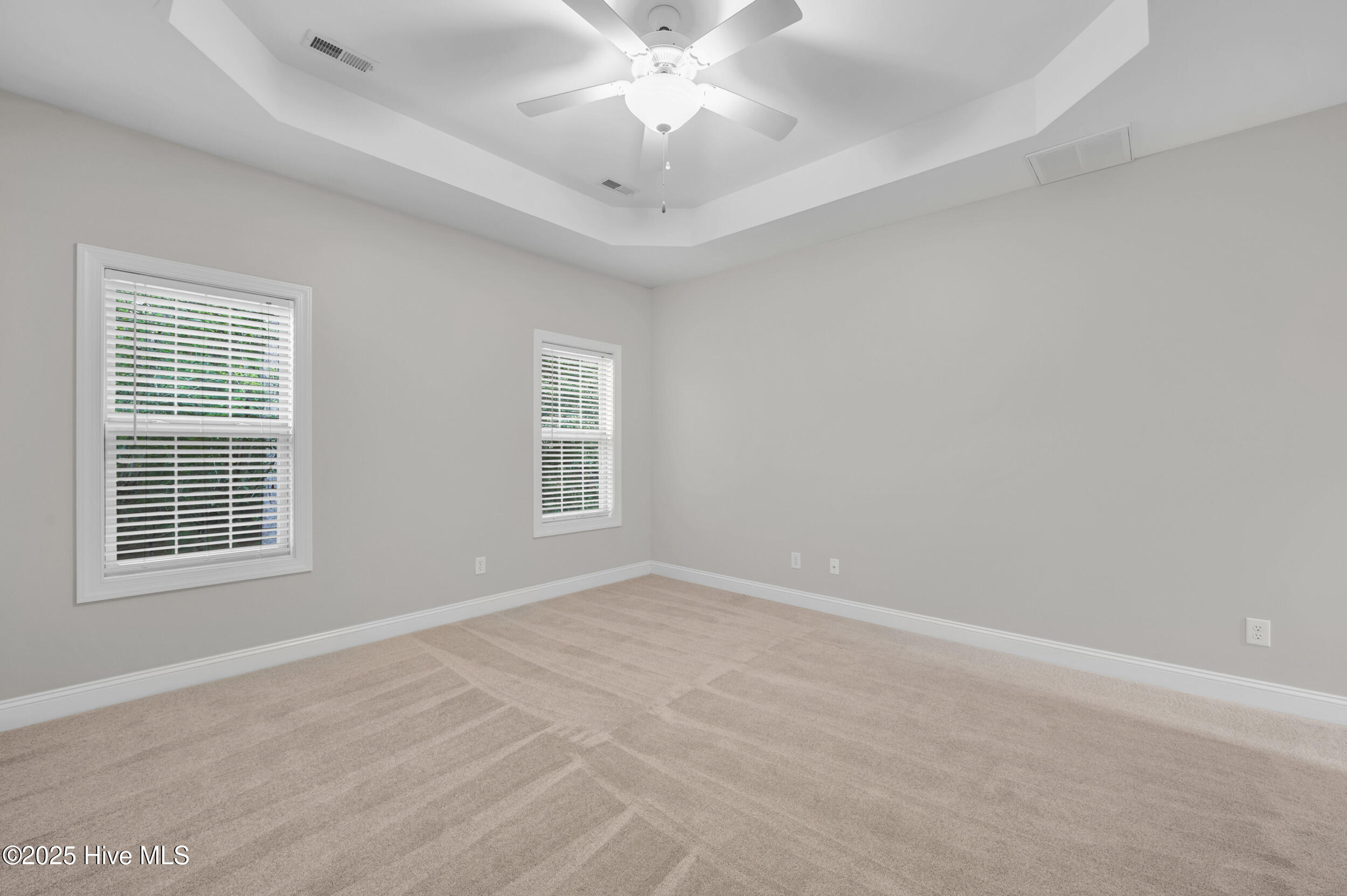 6105 Northshore Drive