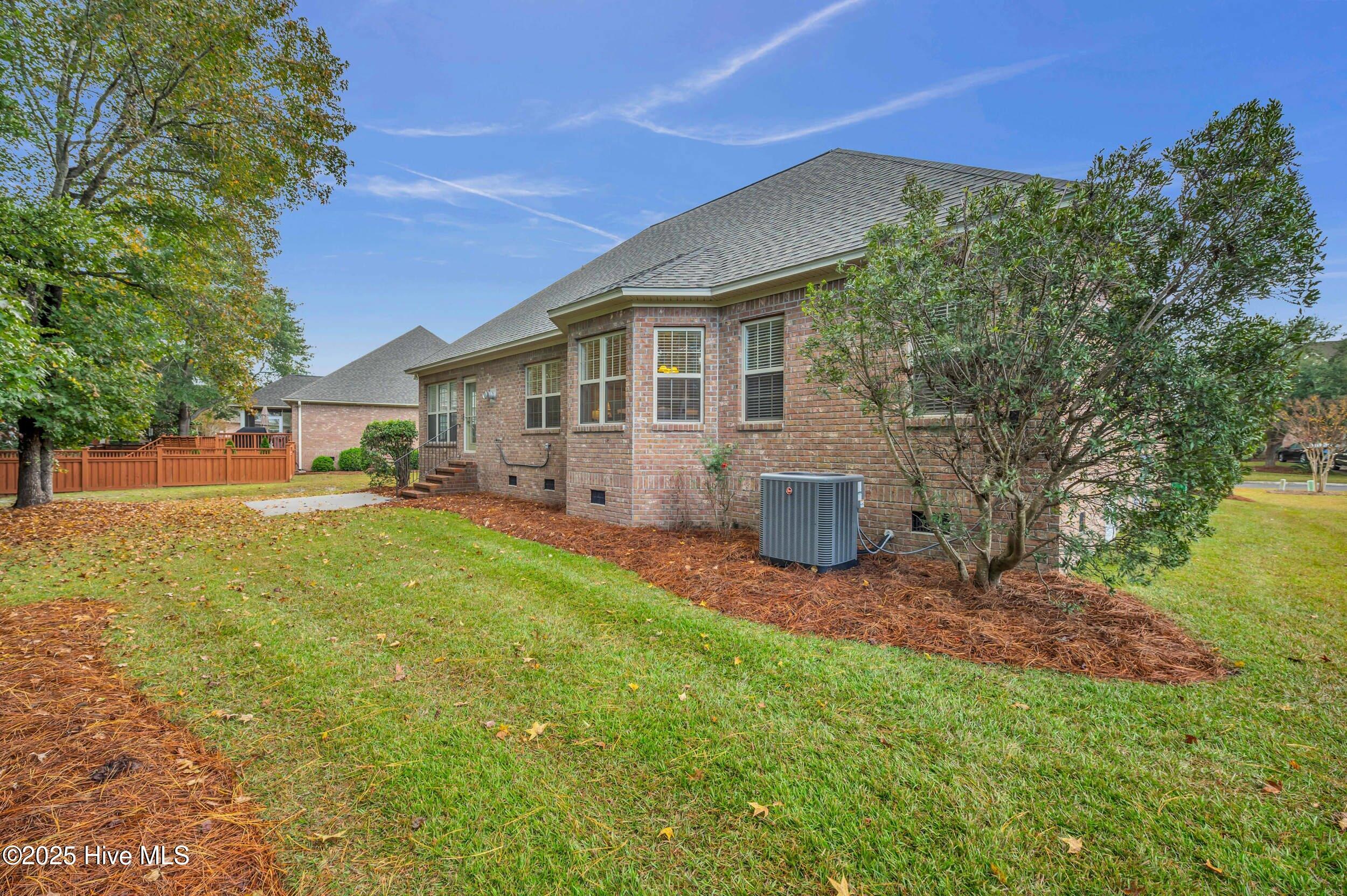 6105 Northshore Drive